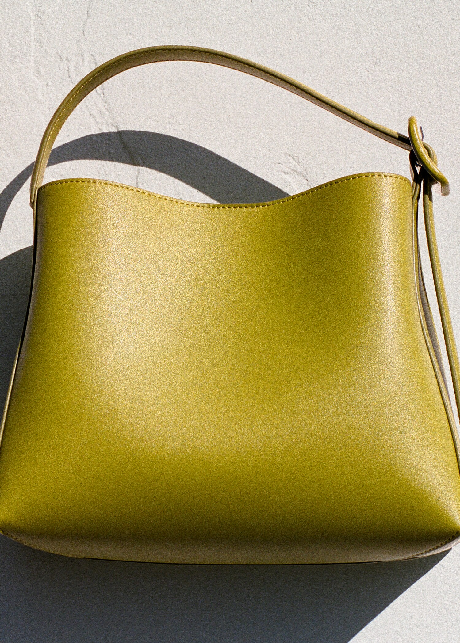 Shopper Bag mit Schnallendetail - Allgemeine Ansicht