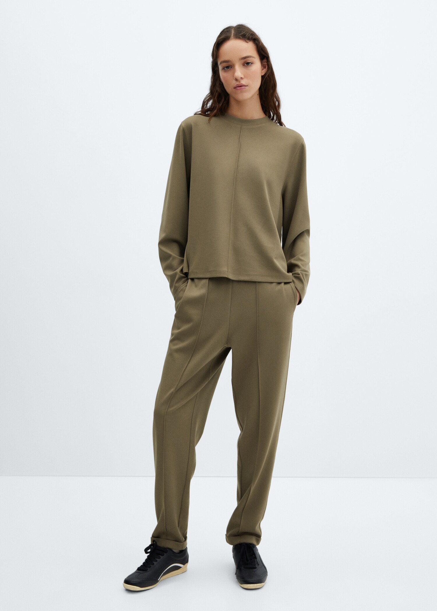 Pantalón jogger costuras - Plano general