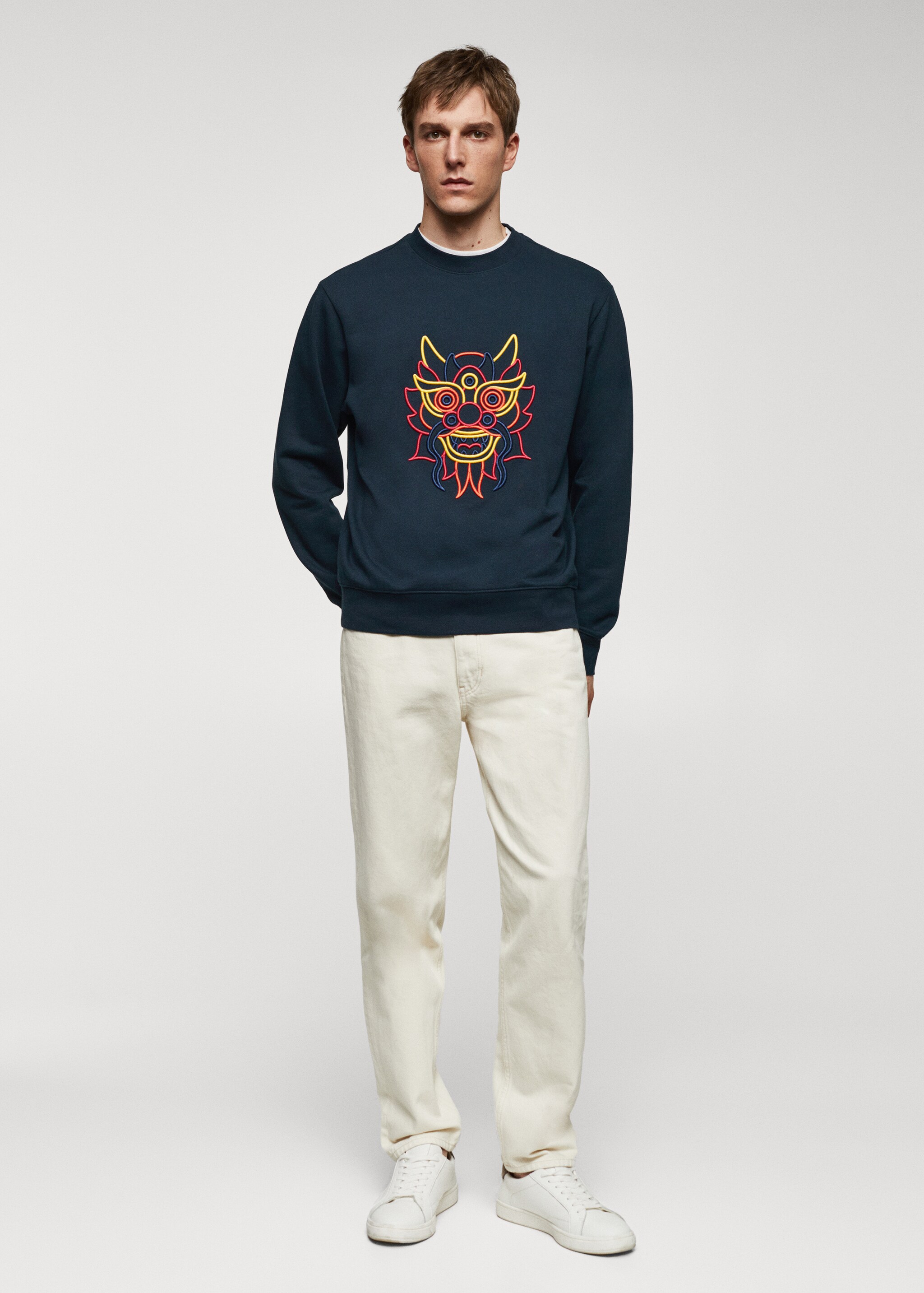 100% cotton sweatshirt embroidered detail - General plane