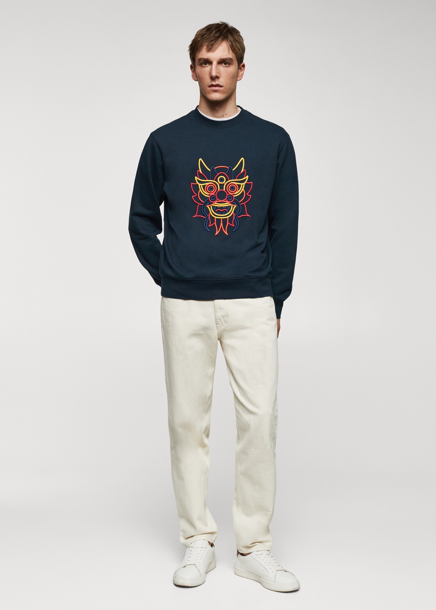 Sweatshirt aus 100 % Baumwolle mit Stickdetail - Allgemeine Ansicht