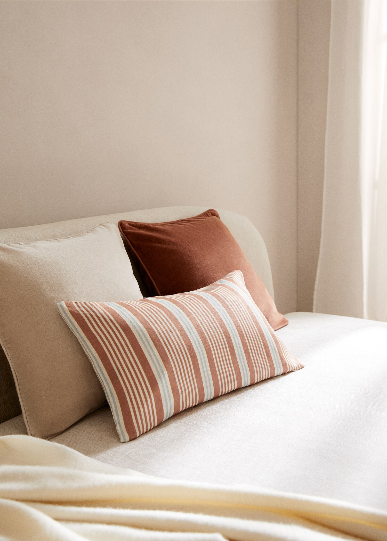 Linen woven striped cushion cover 30x50cm - General plane