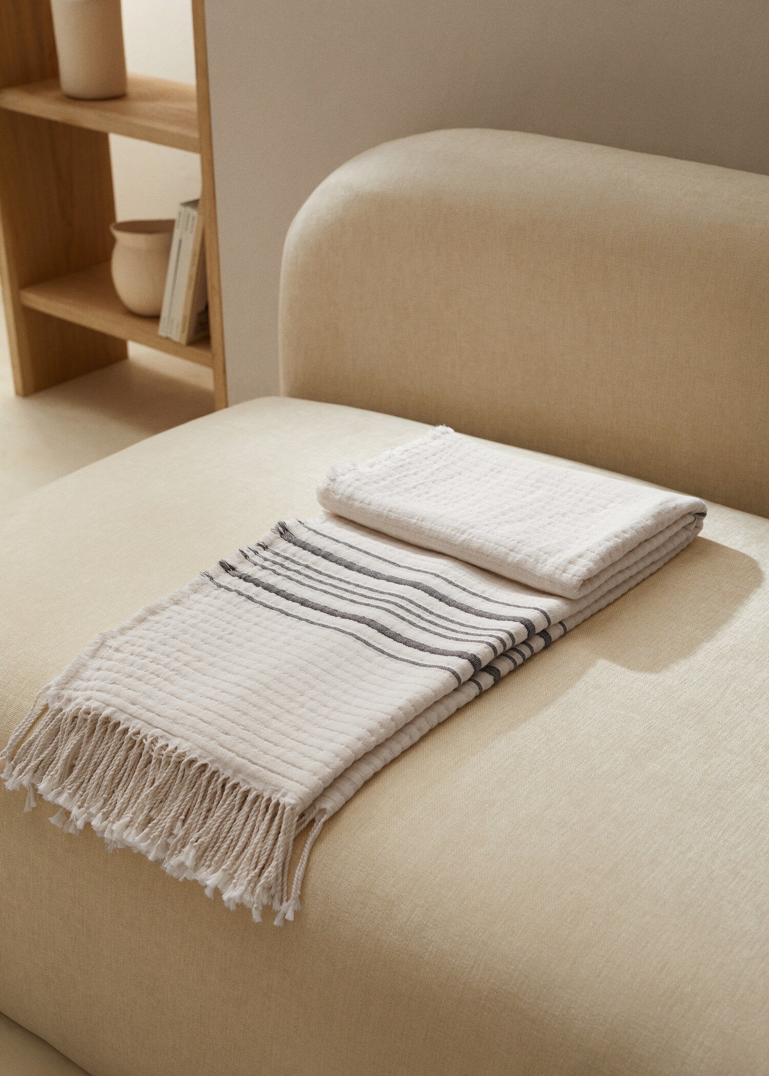 Striped cotton blanket - General plane