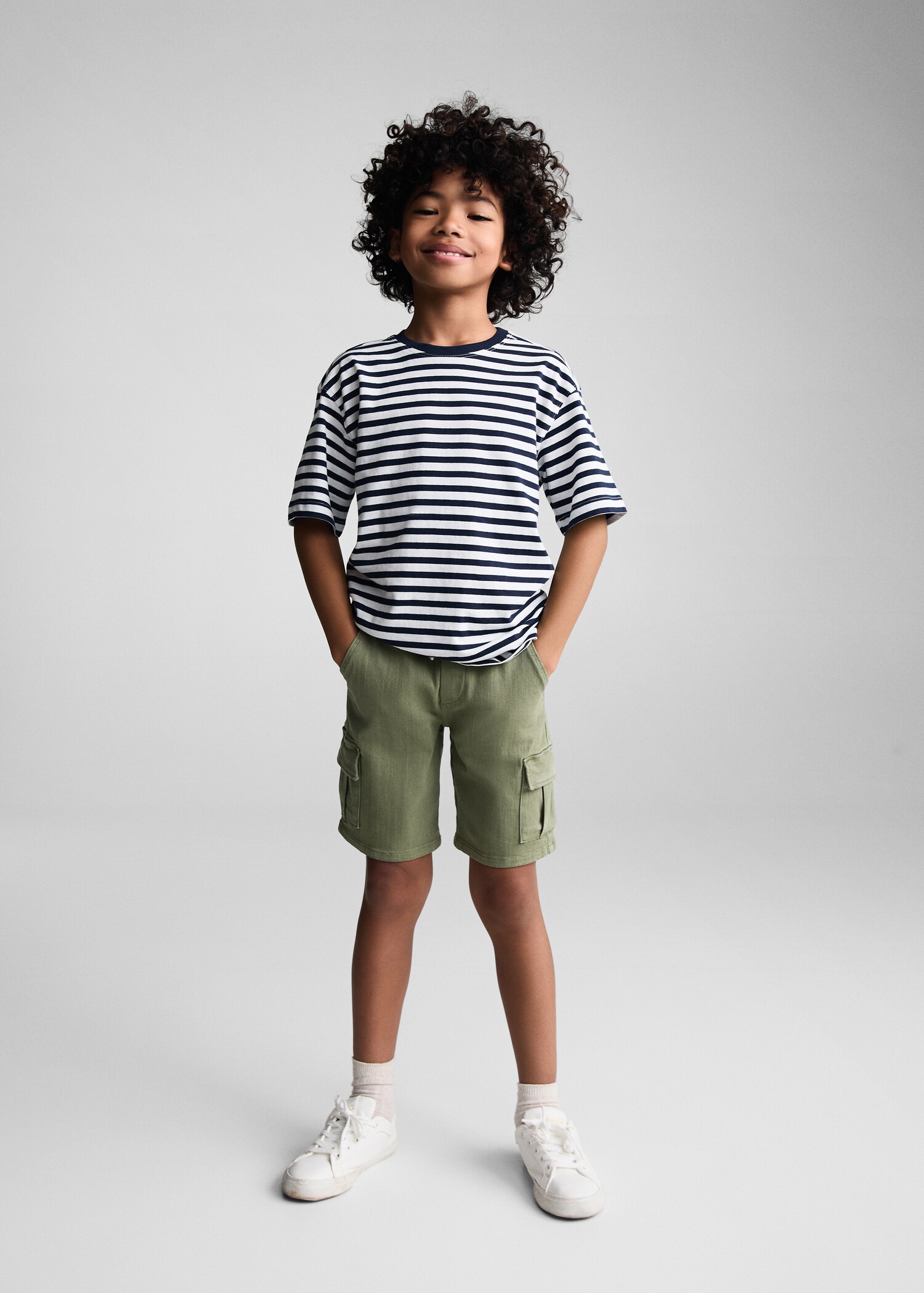Cargo pockets Bermuda shorts - General plane