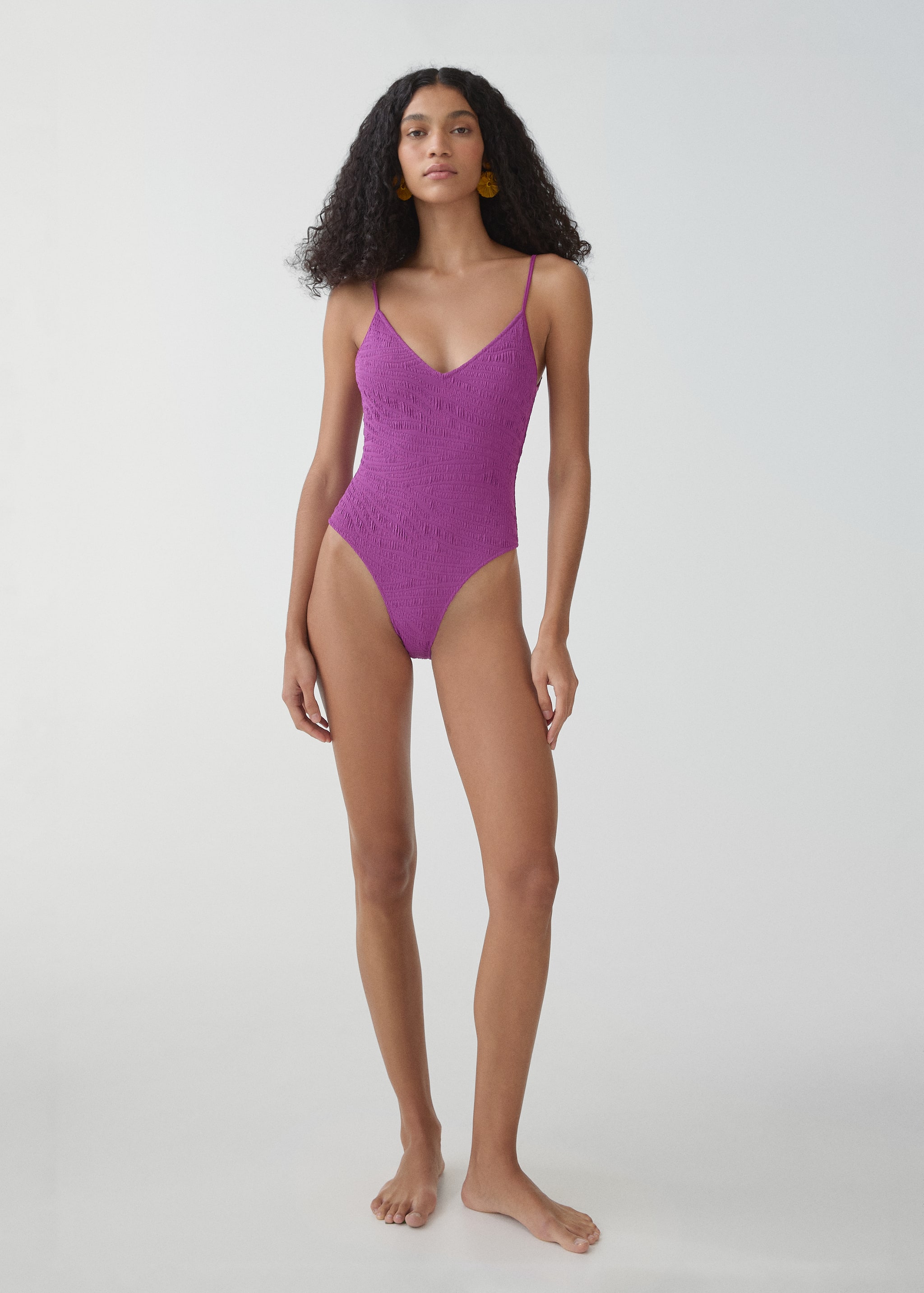 Textured swimsuit with adjustable straps - General plane