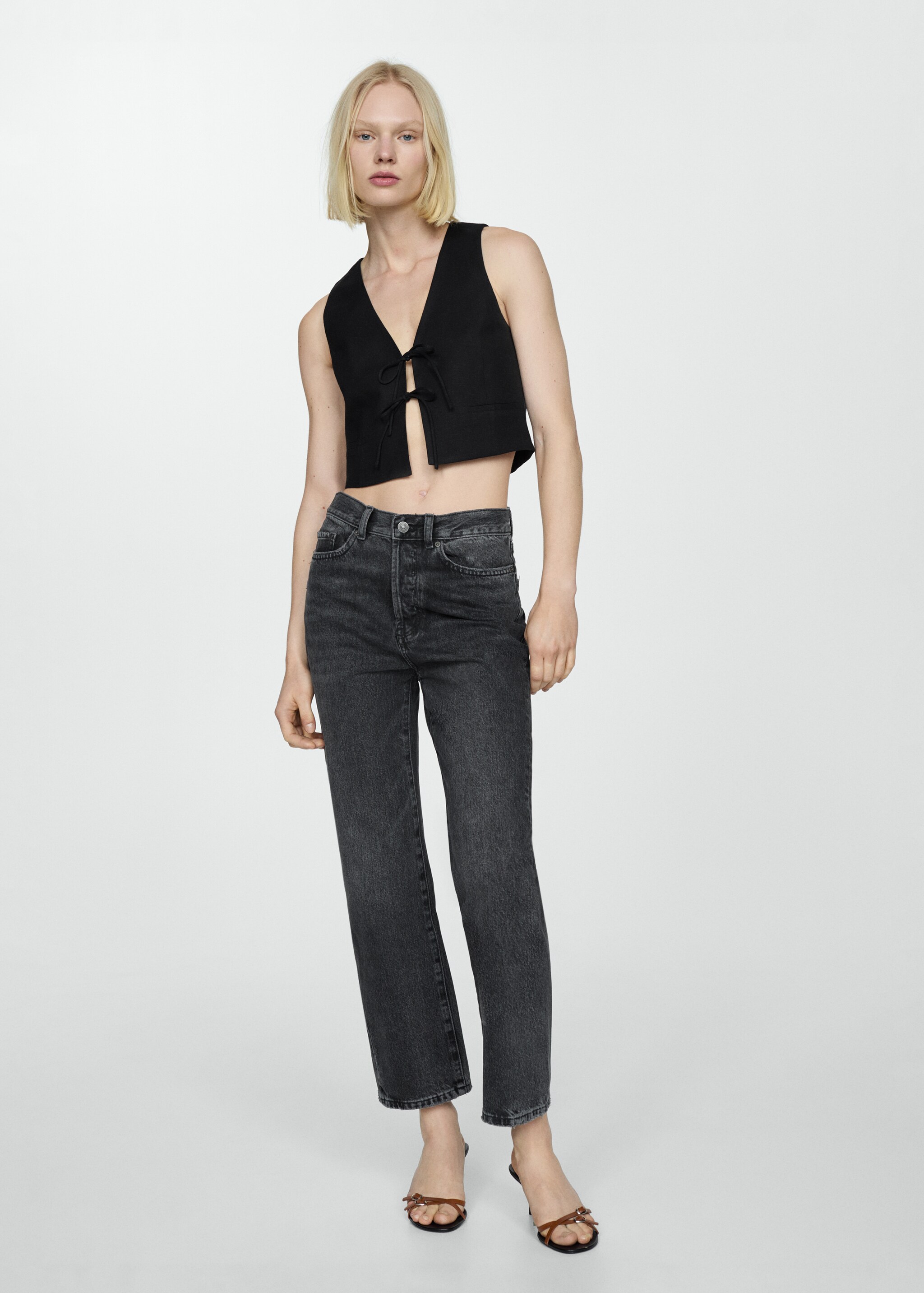 Straight jeans with forward seams - General plane