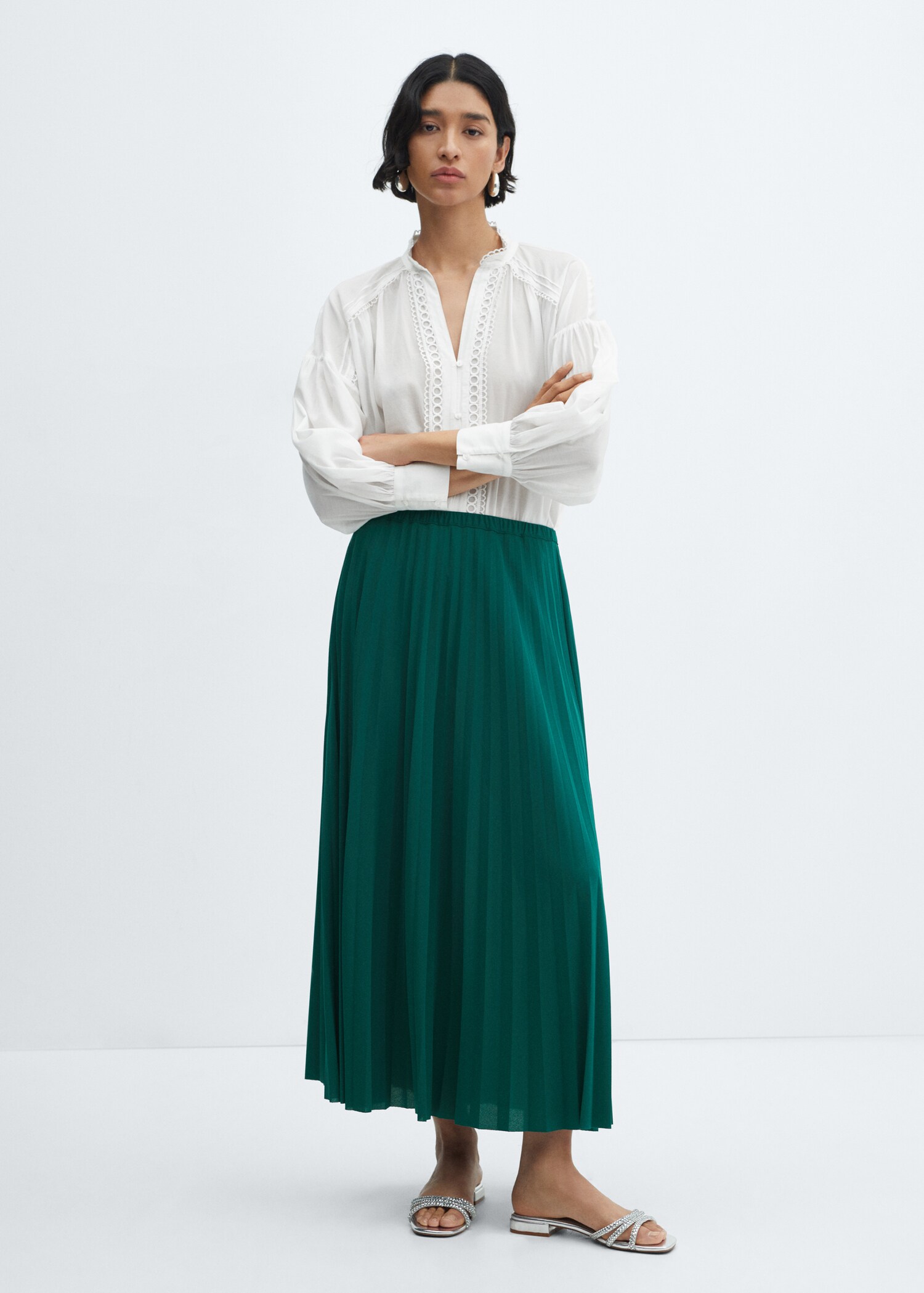 Pleated long skirt - General plane