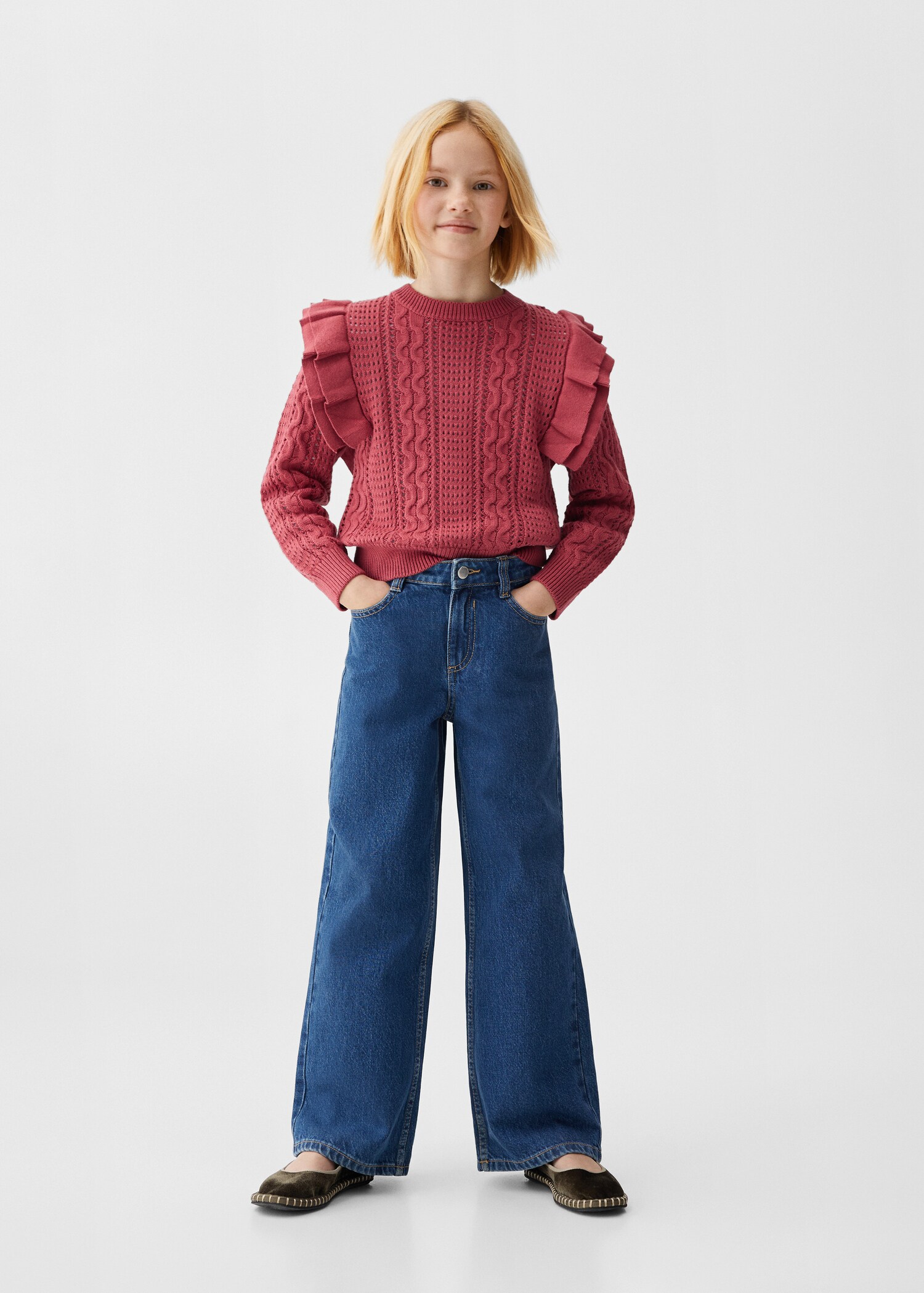 Camisola malha com pormenores abertos - Plano geral