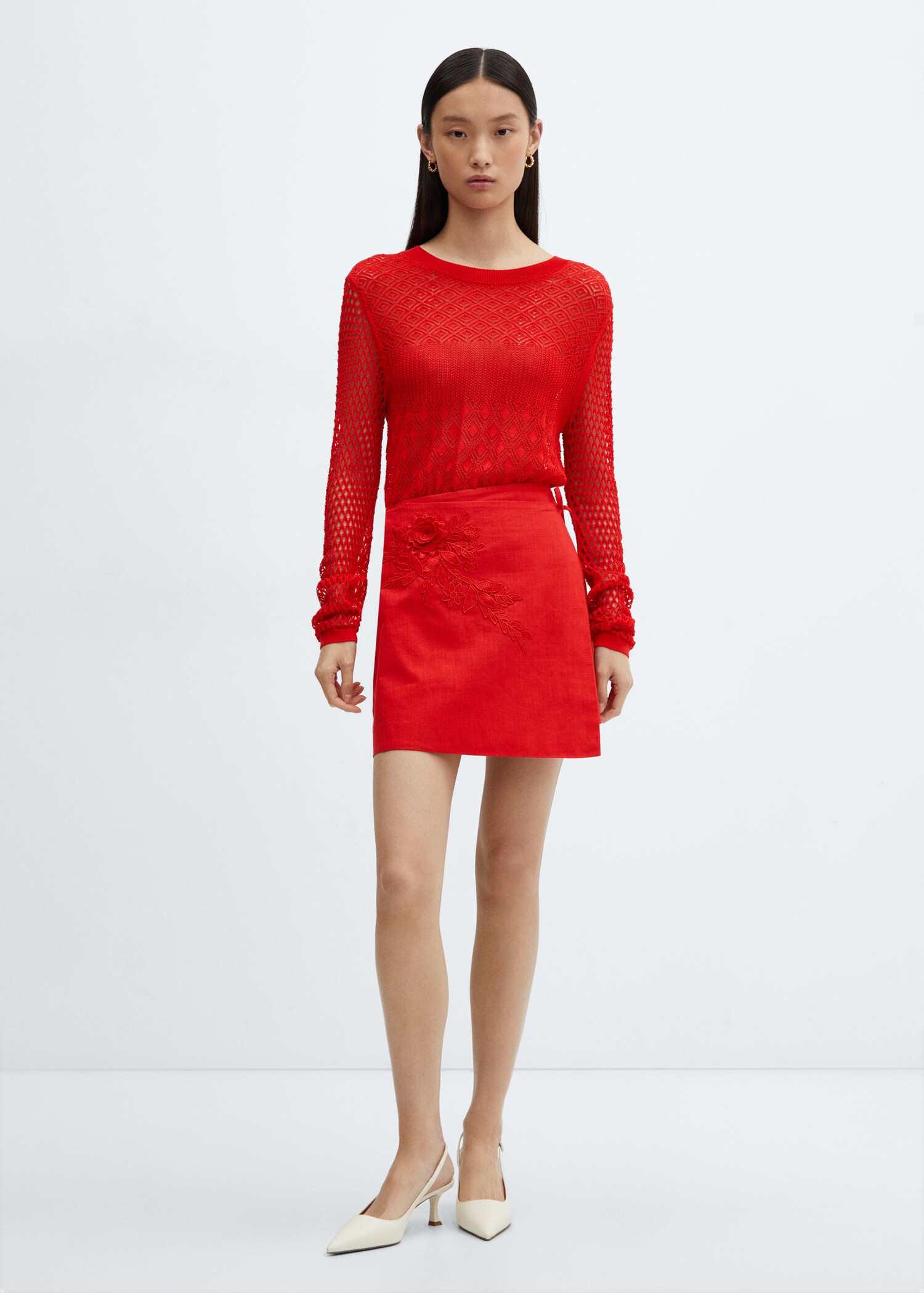 Knitted sweater with openwork details - General plane