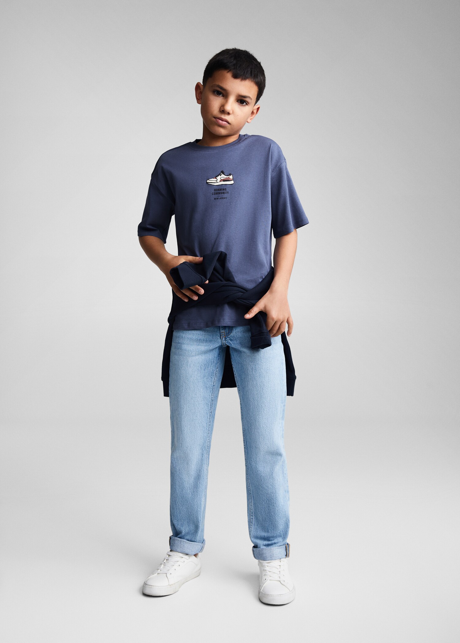 Tricou din bumbac cu mesaj - Plan general