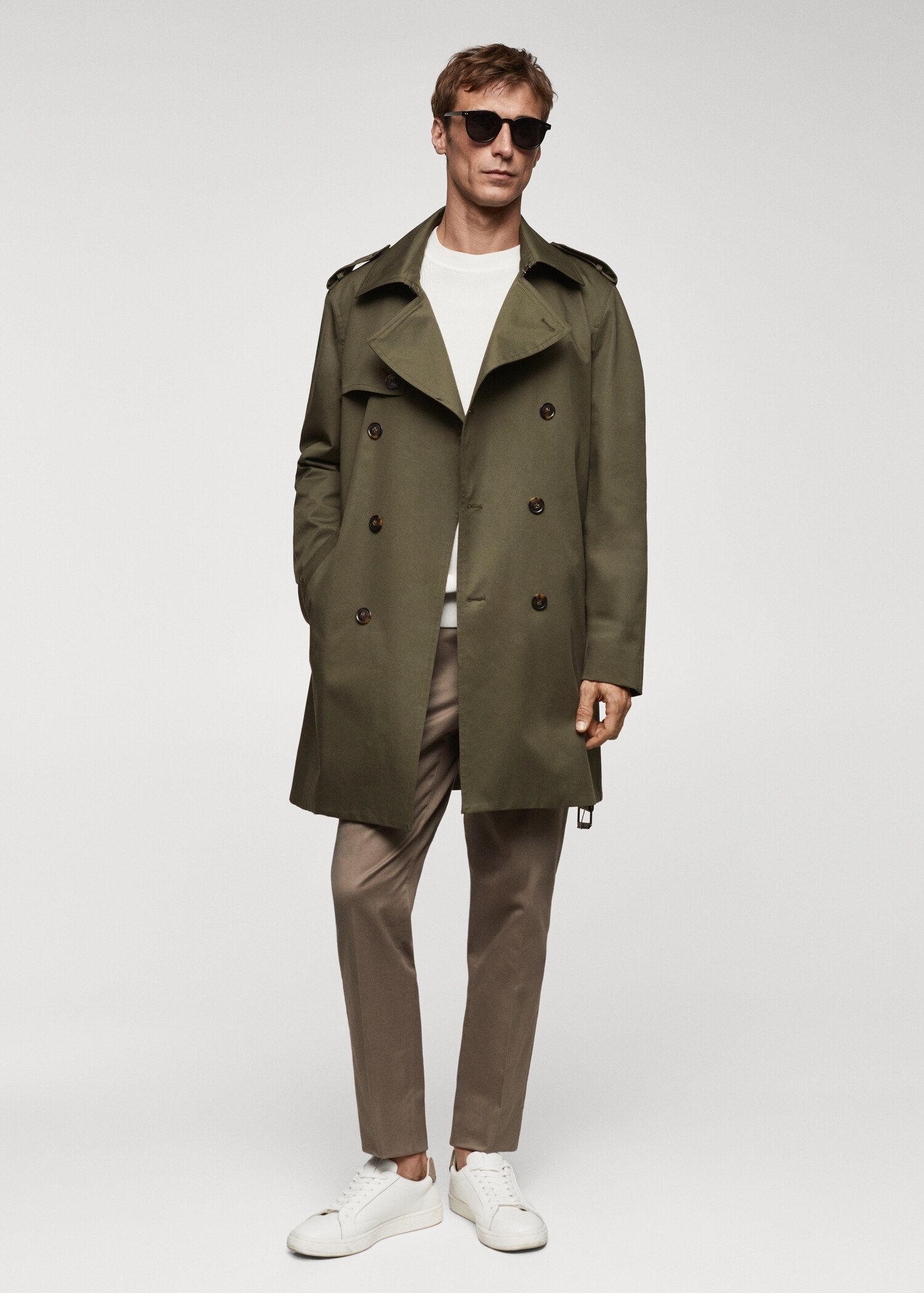 Classic water-repellent trench coat - General plane