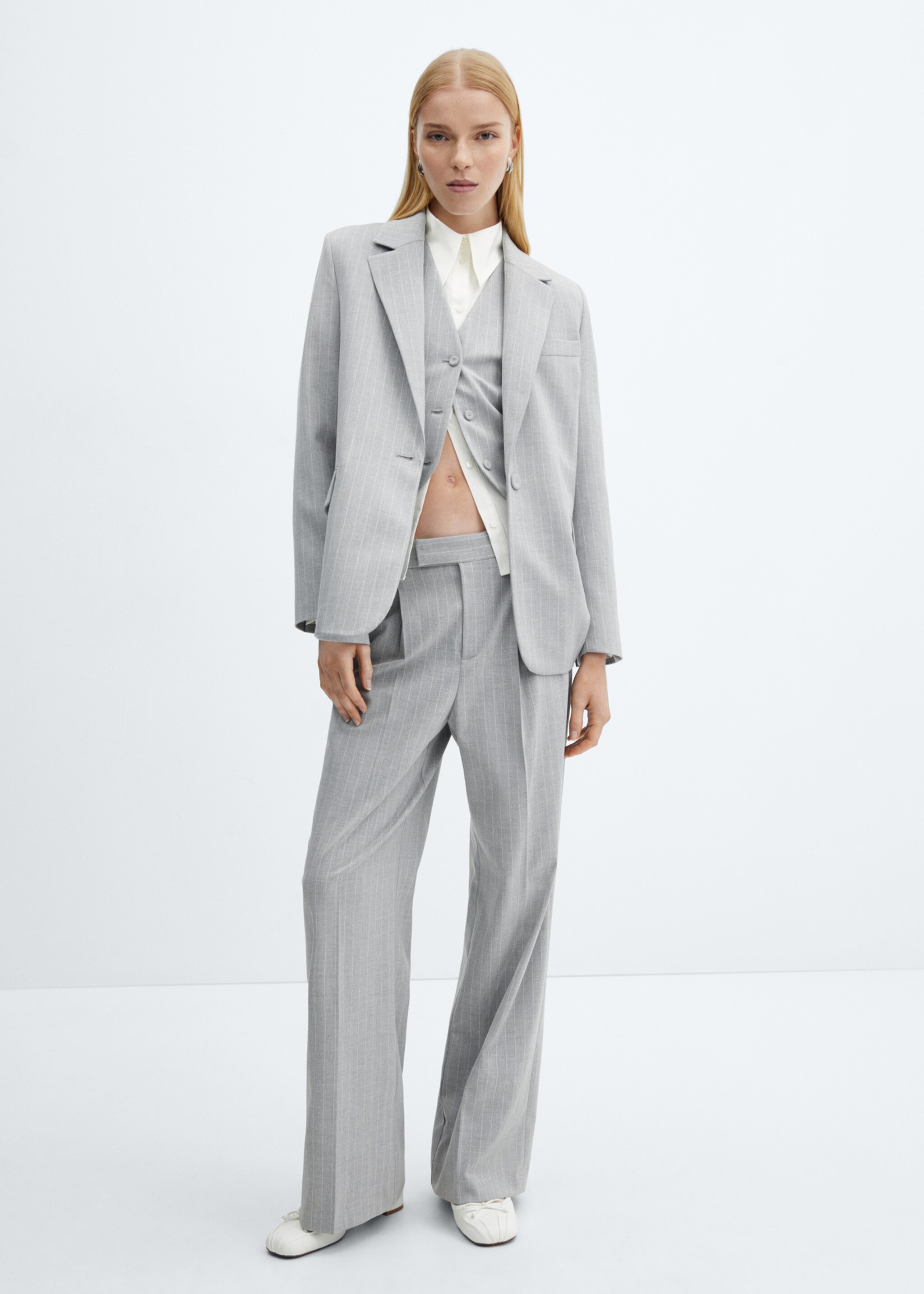 Americana traje raya diplomática - Plano general