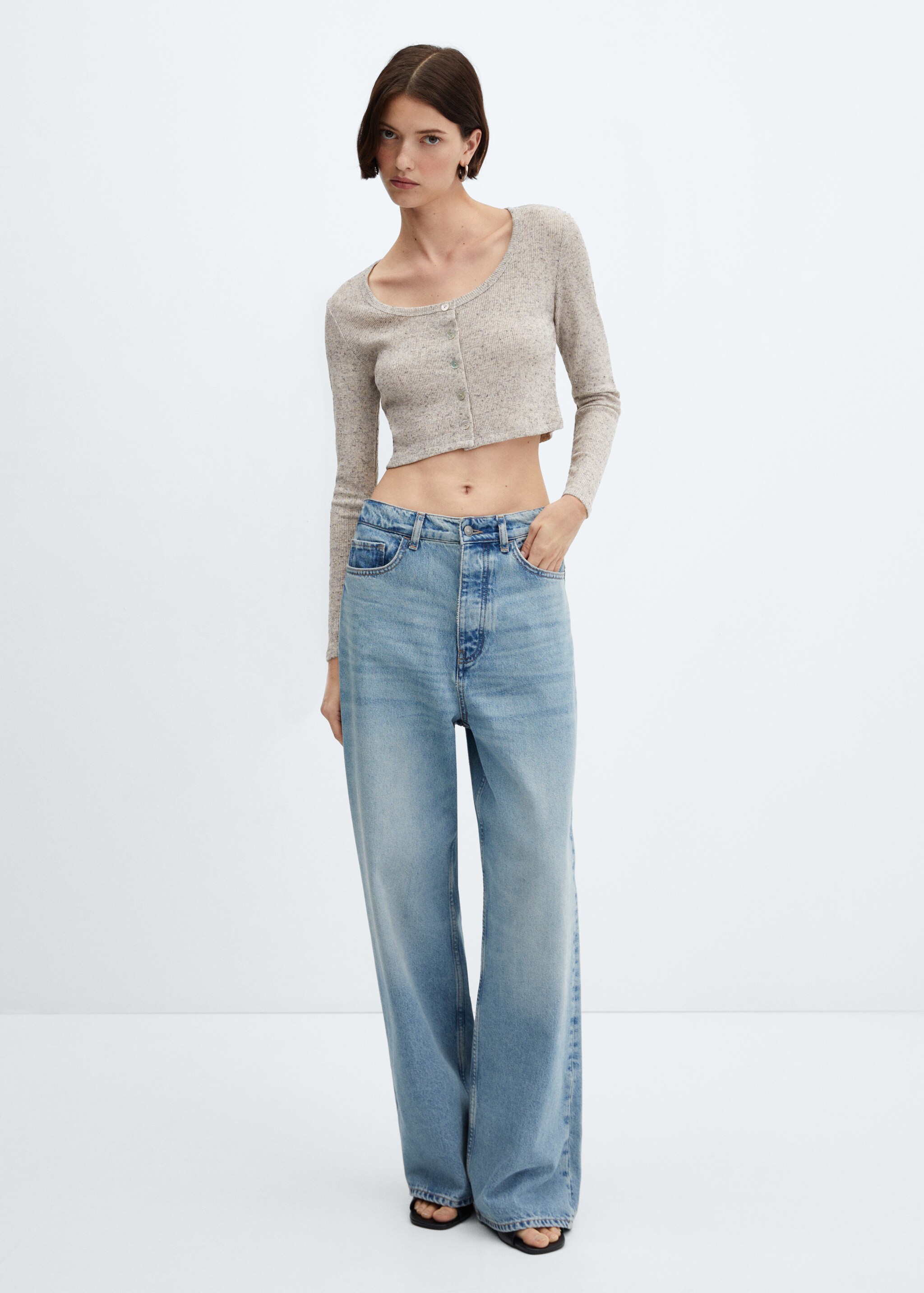 Knitted cropped cardigan - General plane