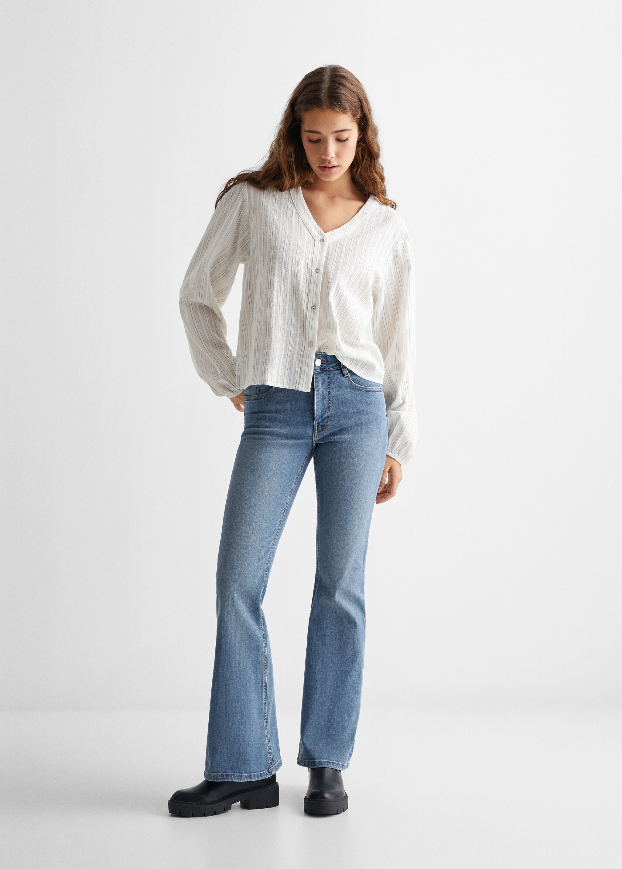 Jeans flare - Plano general
