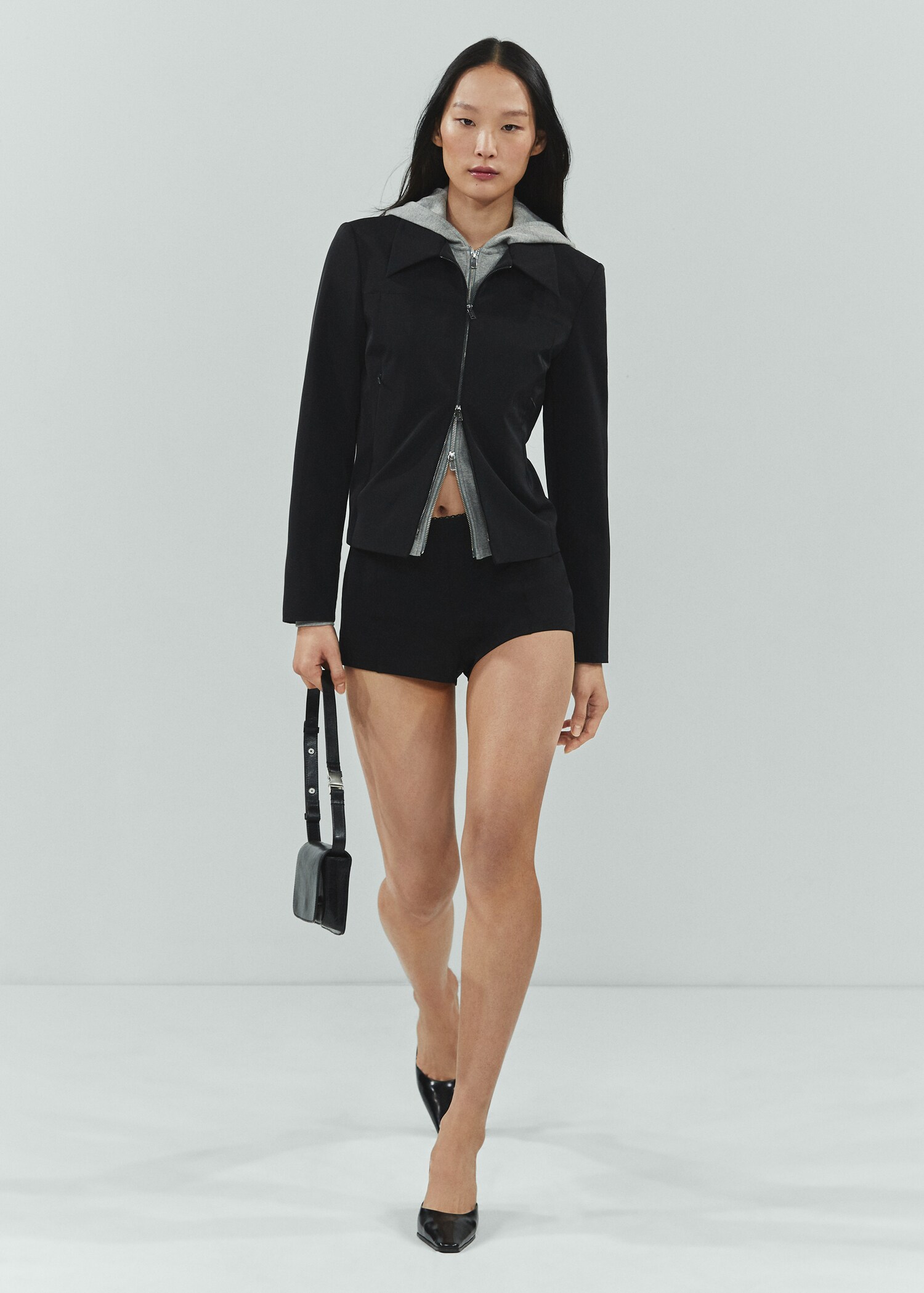 Zipper fitted jacket - General plane