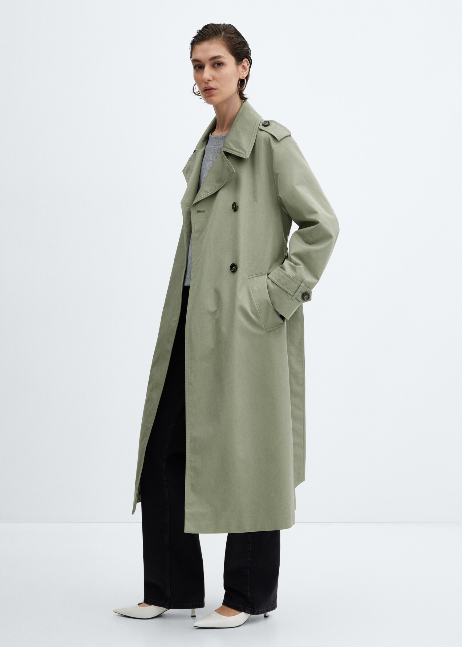 Double-button trench coat - General plane