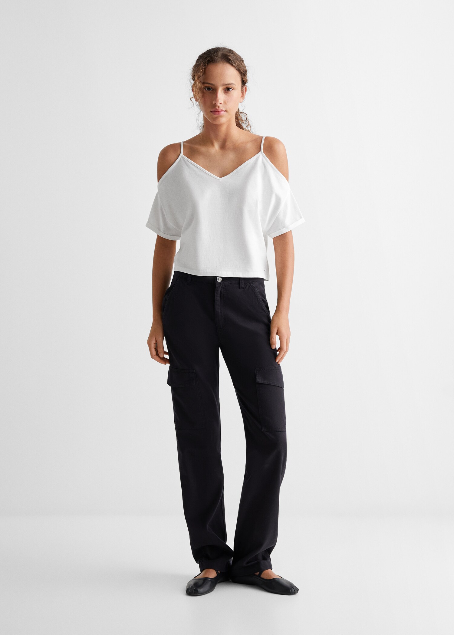 Off shoulders T-shirt - Загальний план