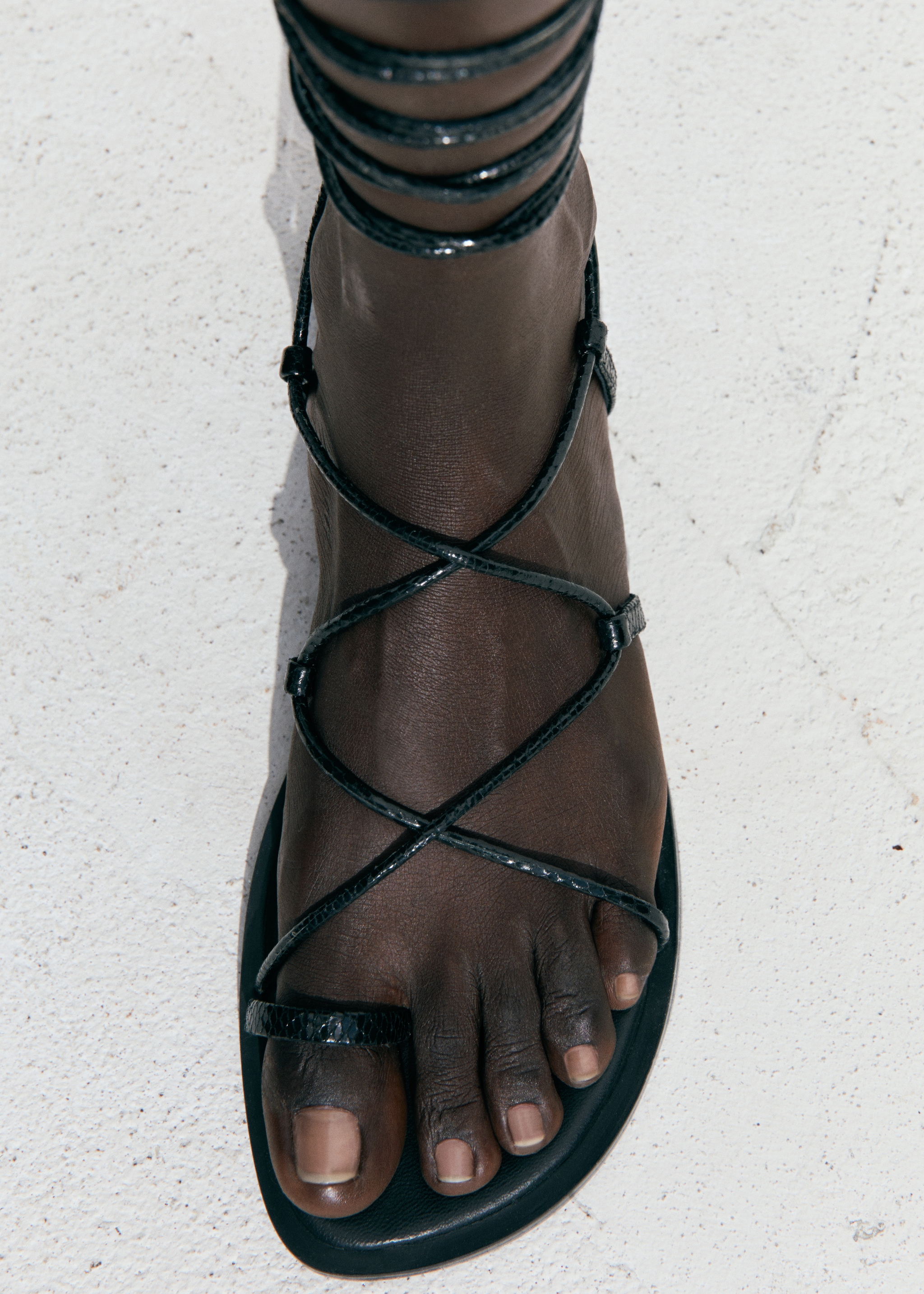 Leather straps sandals - General plane