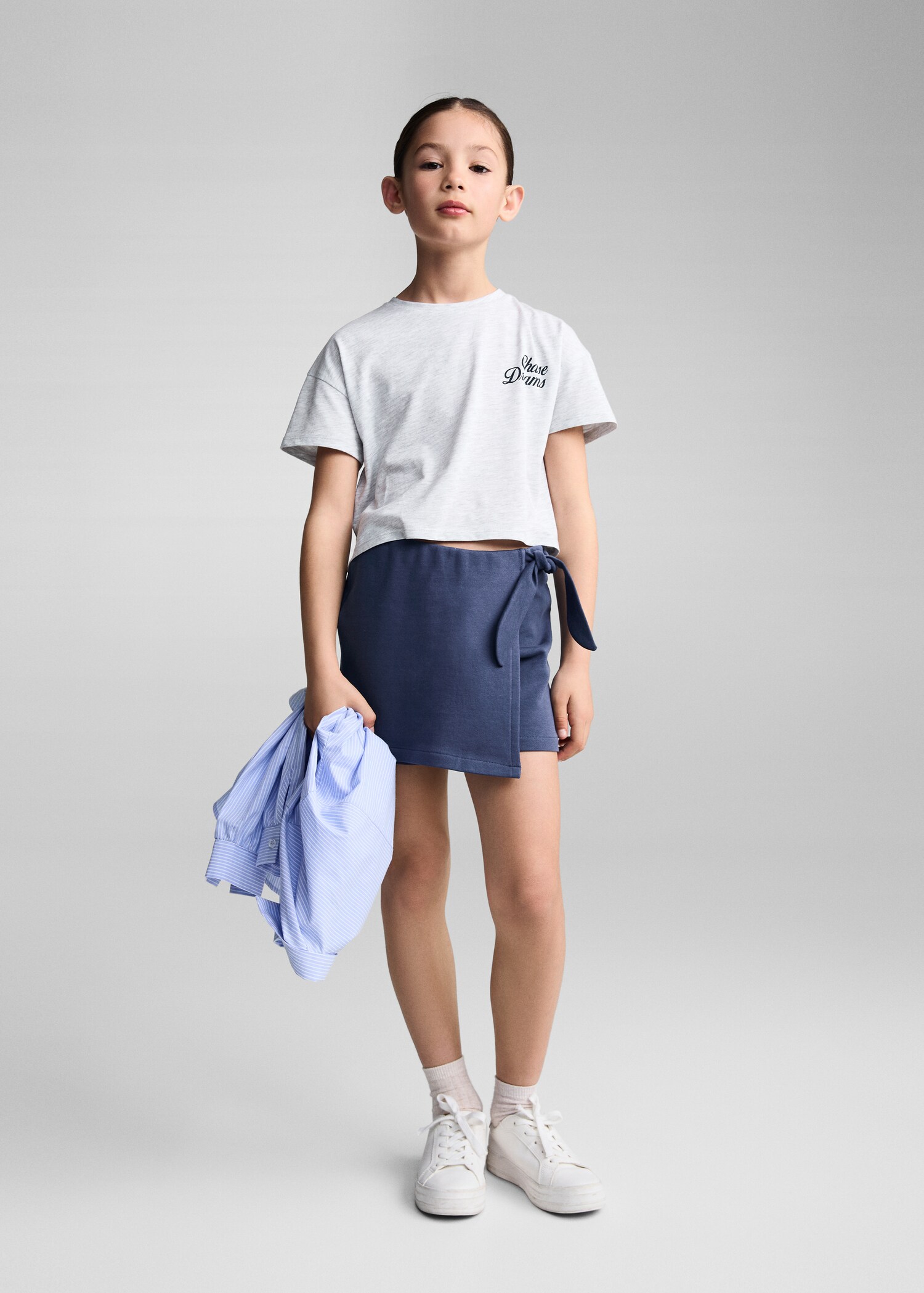 Camiseta crop mensaje - Plano general