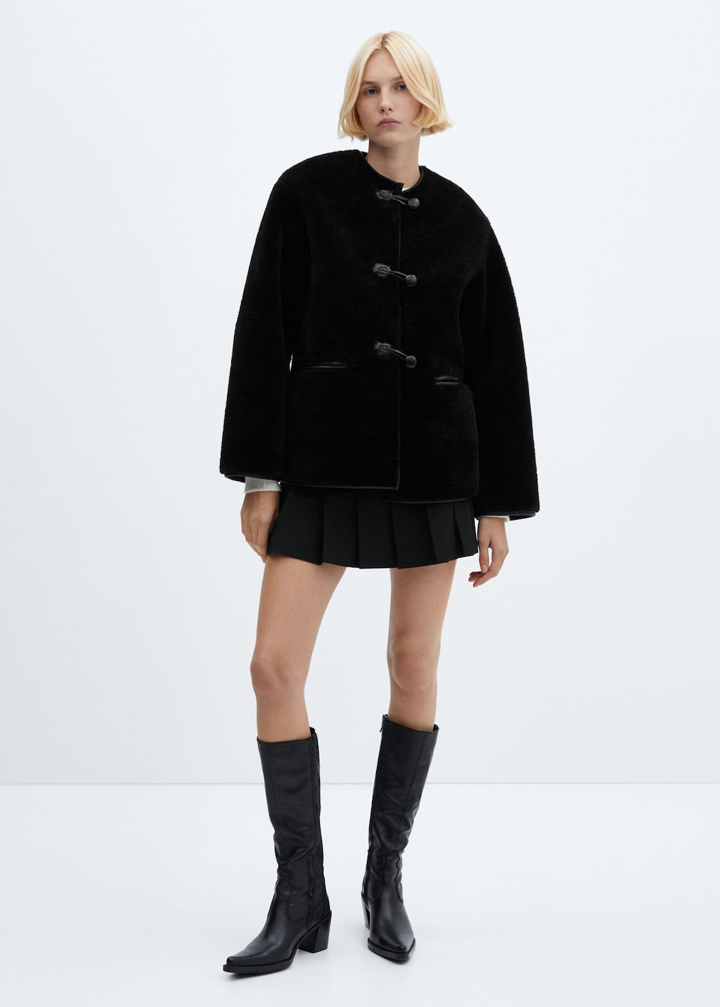 Fur effect coat with appliqu s