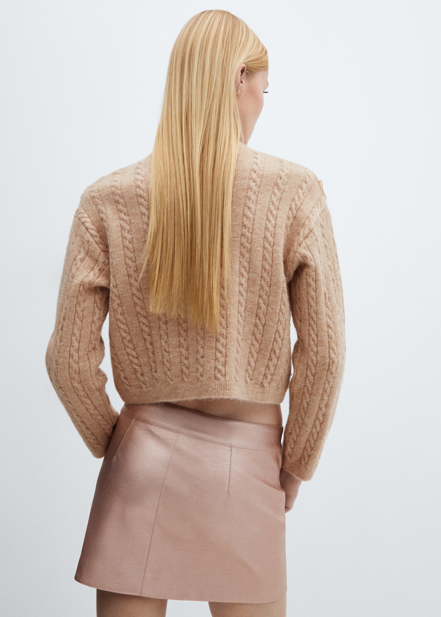 Ruffled crop sweater - Reverse of the article