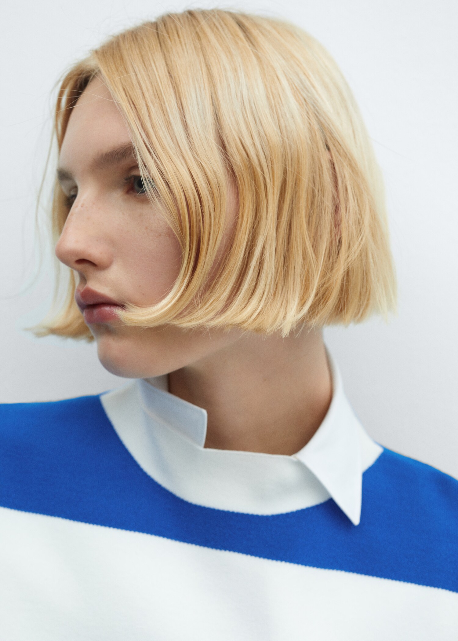 Knitted sweater with perkins neck - Details of the article 3