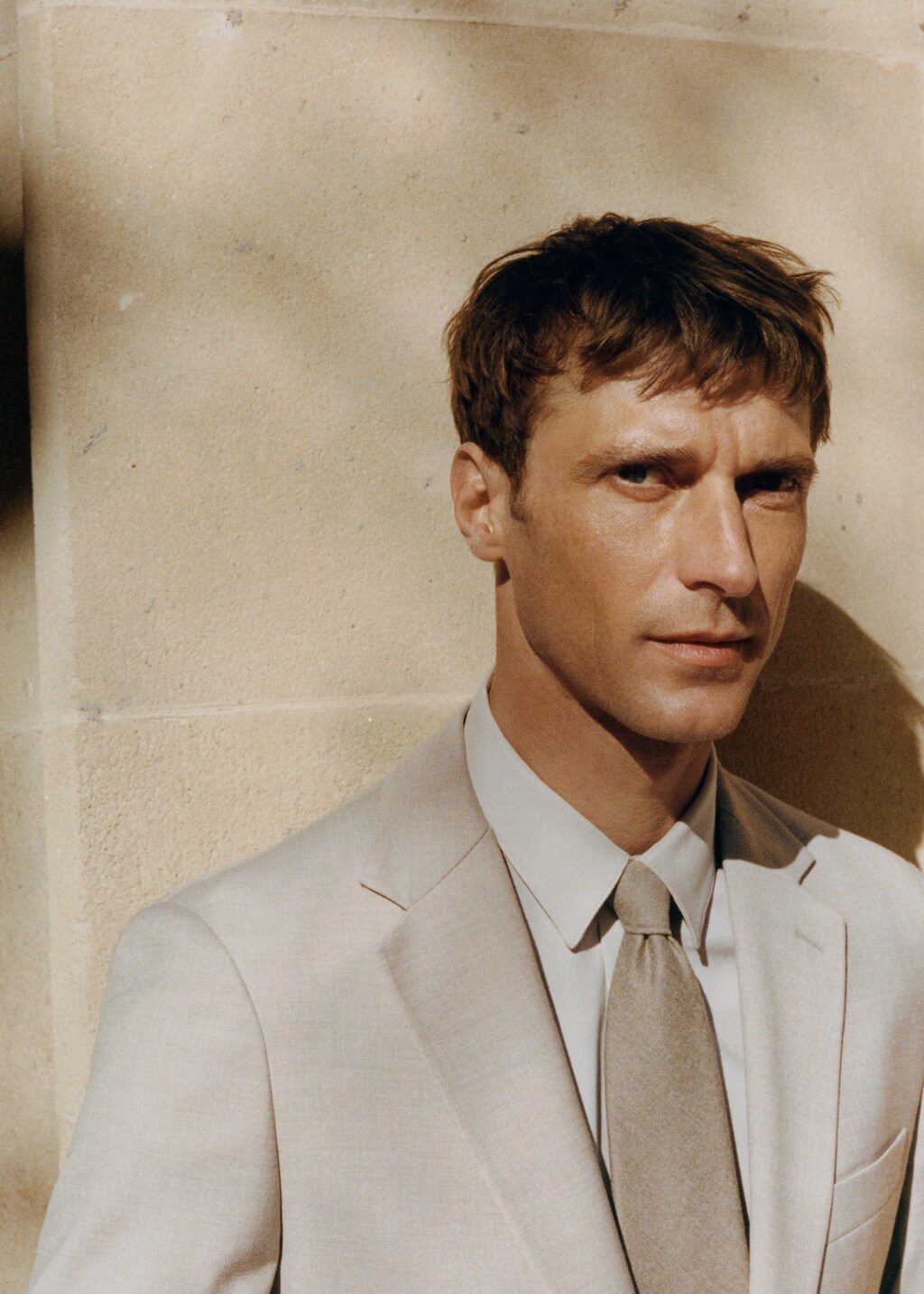 Stretch-fabric slim-fit suit blazer