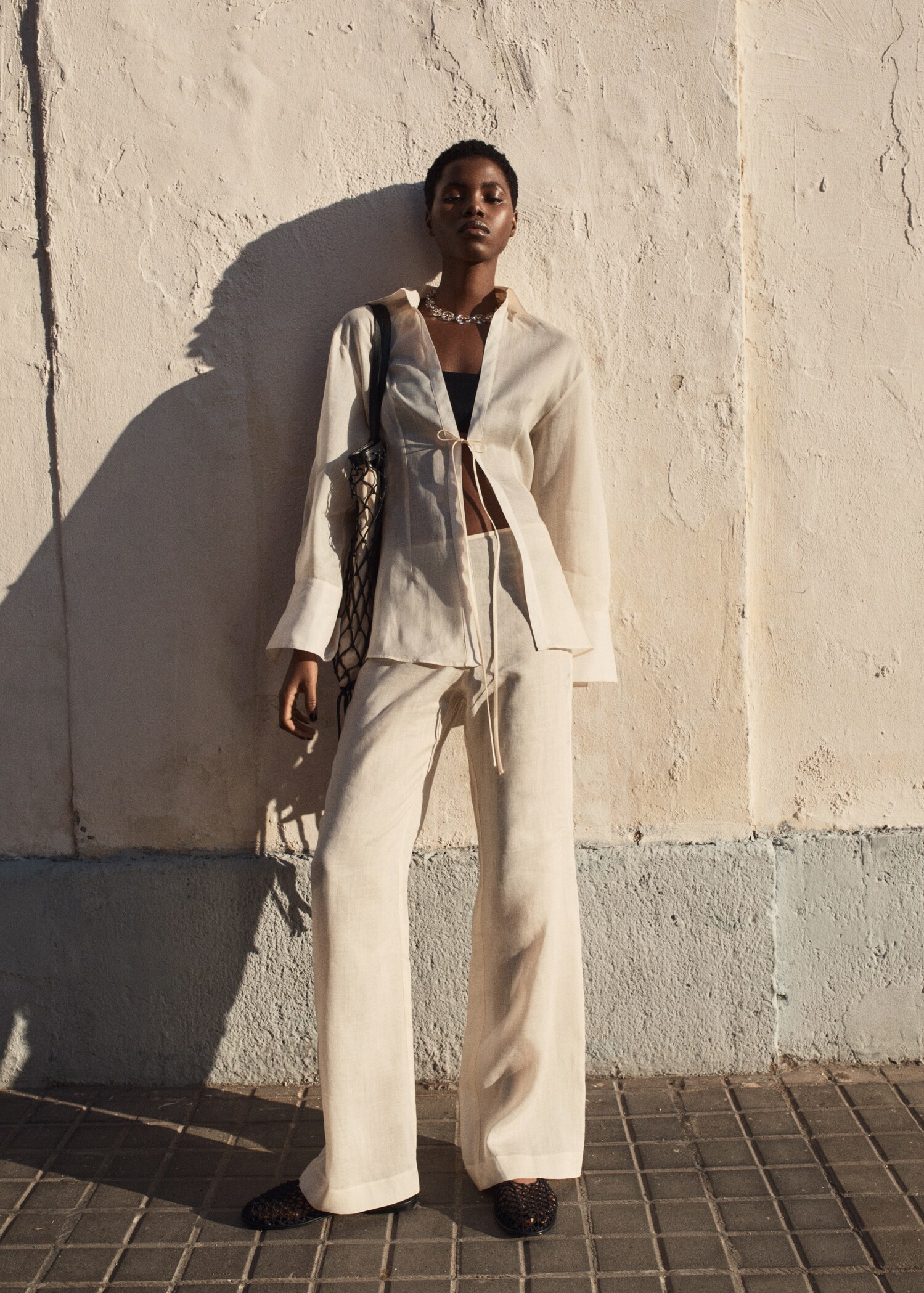 Ramie shirt with bow closure - Details of the article 6