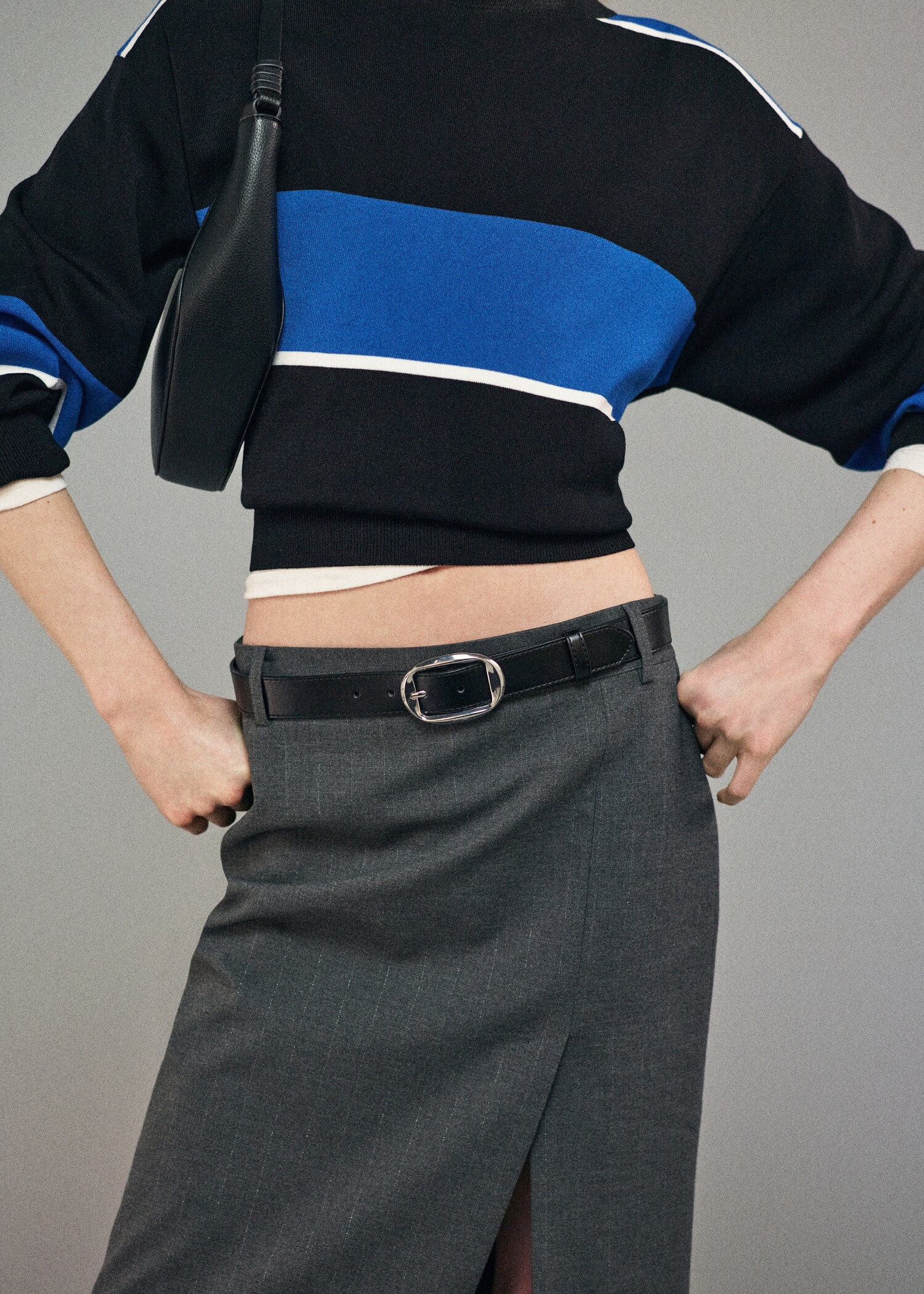 Round-neck knitted sweater - Details of the article 6