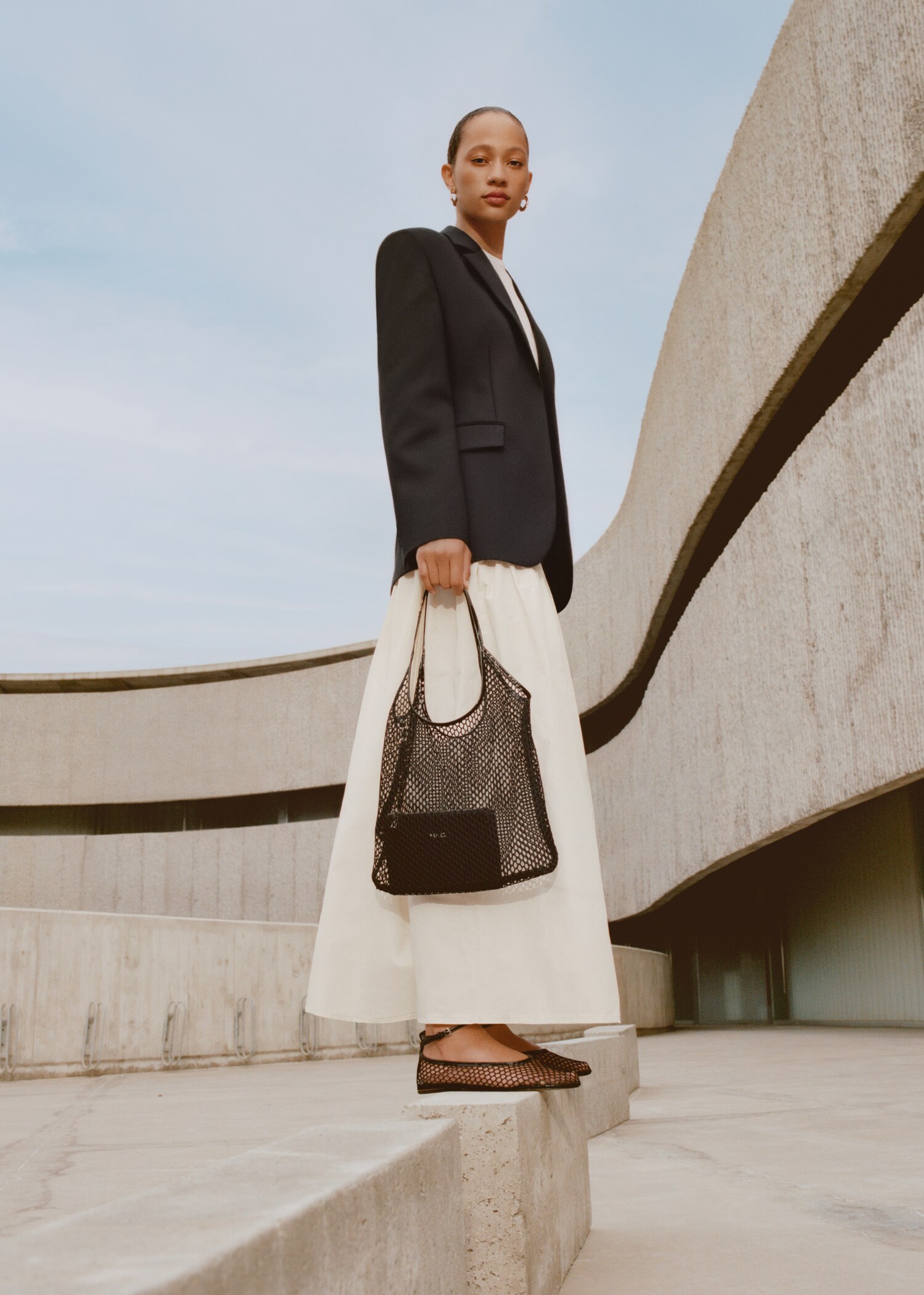 Elastic panel flared skirt - Details of the article 9