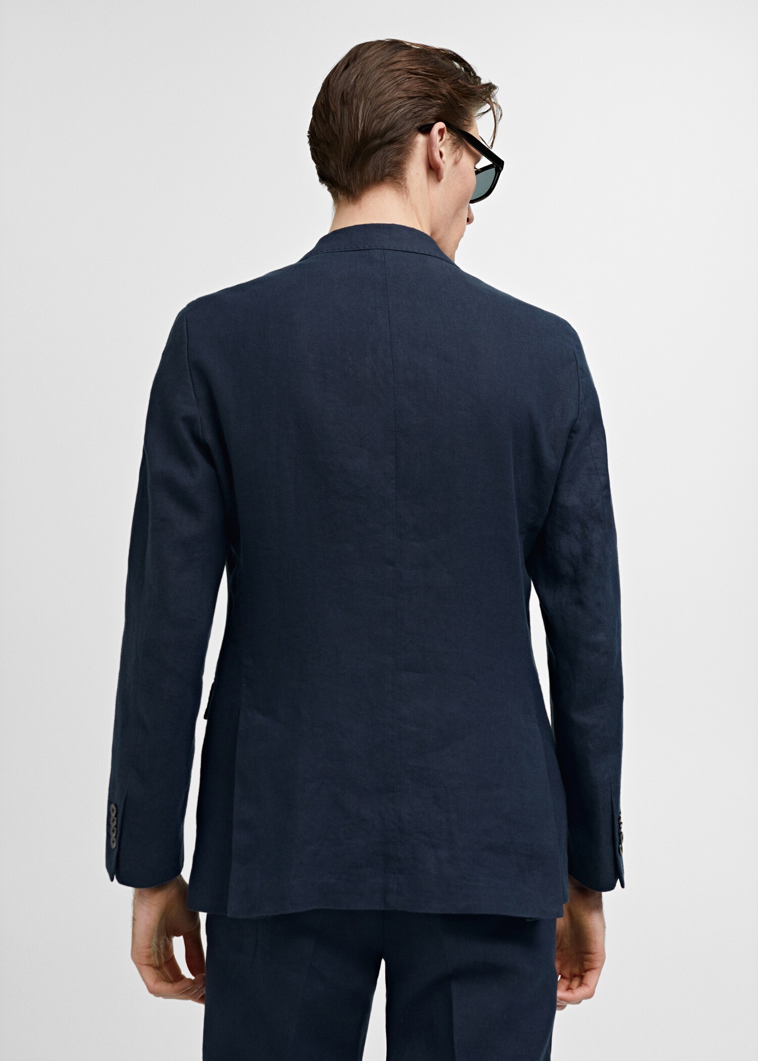 100% linen slim-fit suit jacket - Reverse of the article