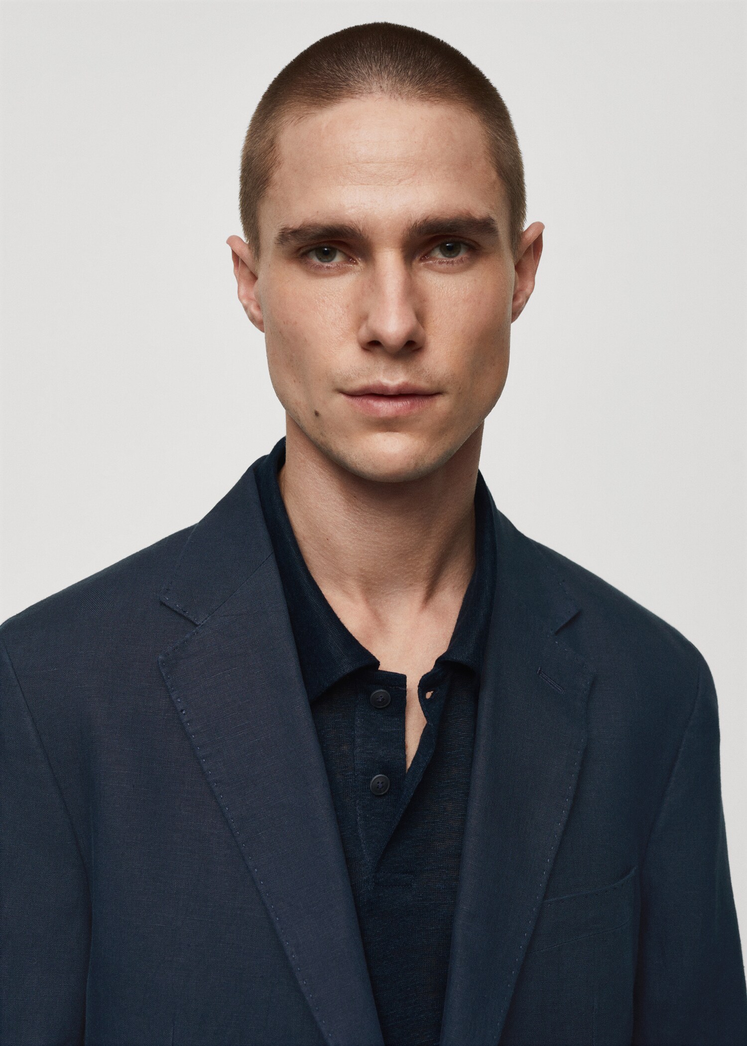 100% linen slim-fit suit jacket - Details of the article 1