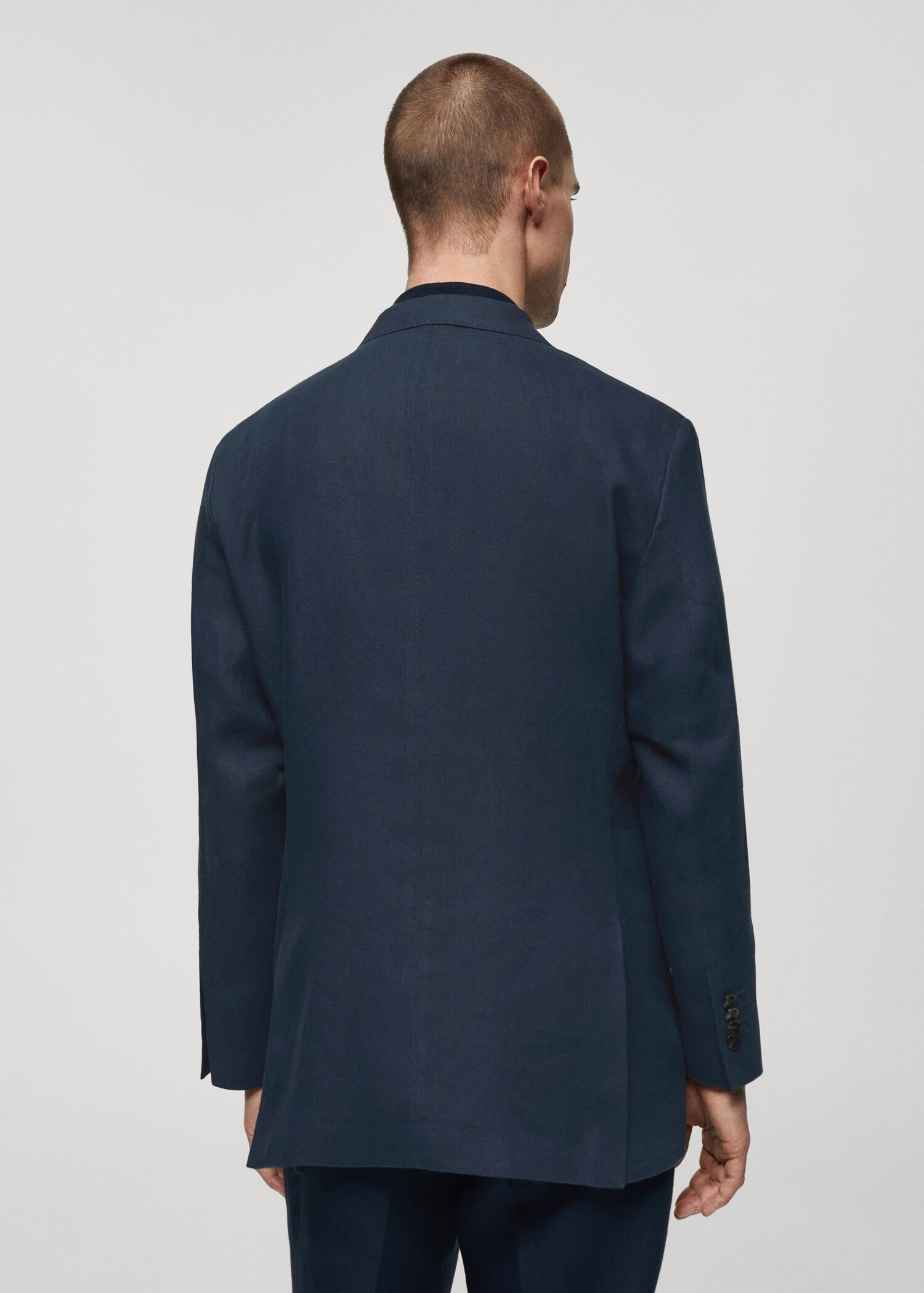 100% linen slim-fit suit jacket - Reverse of the article