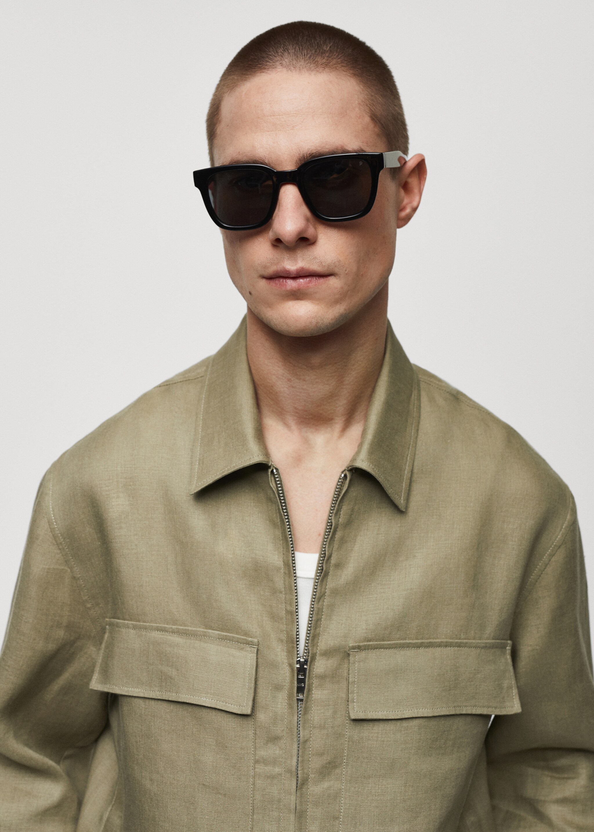 100% linen overshirt with pockets - Details of the article 3