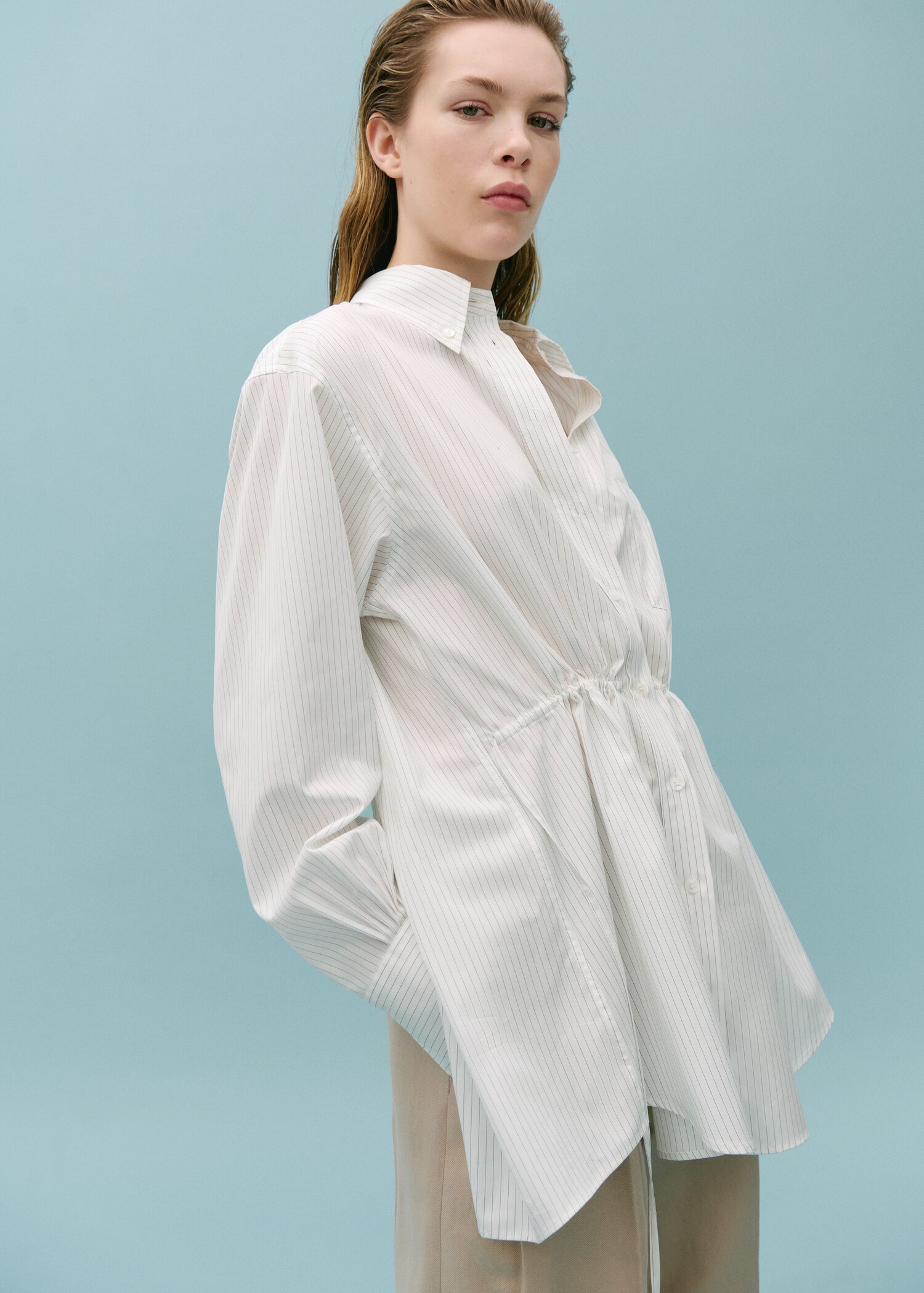 Shirt with gathered back opening - Medium plane