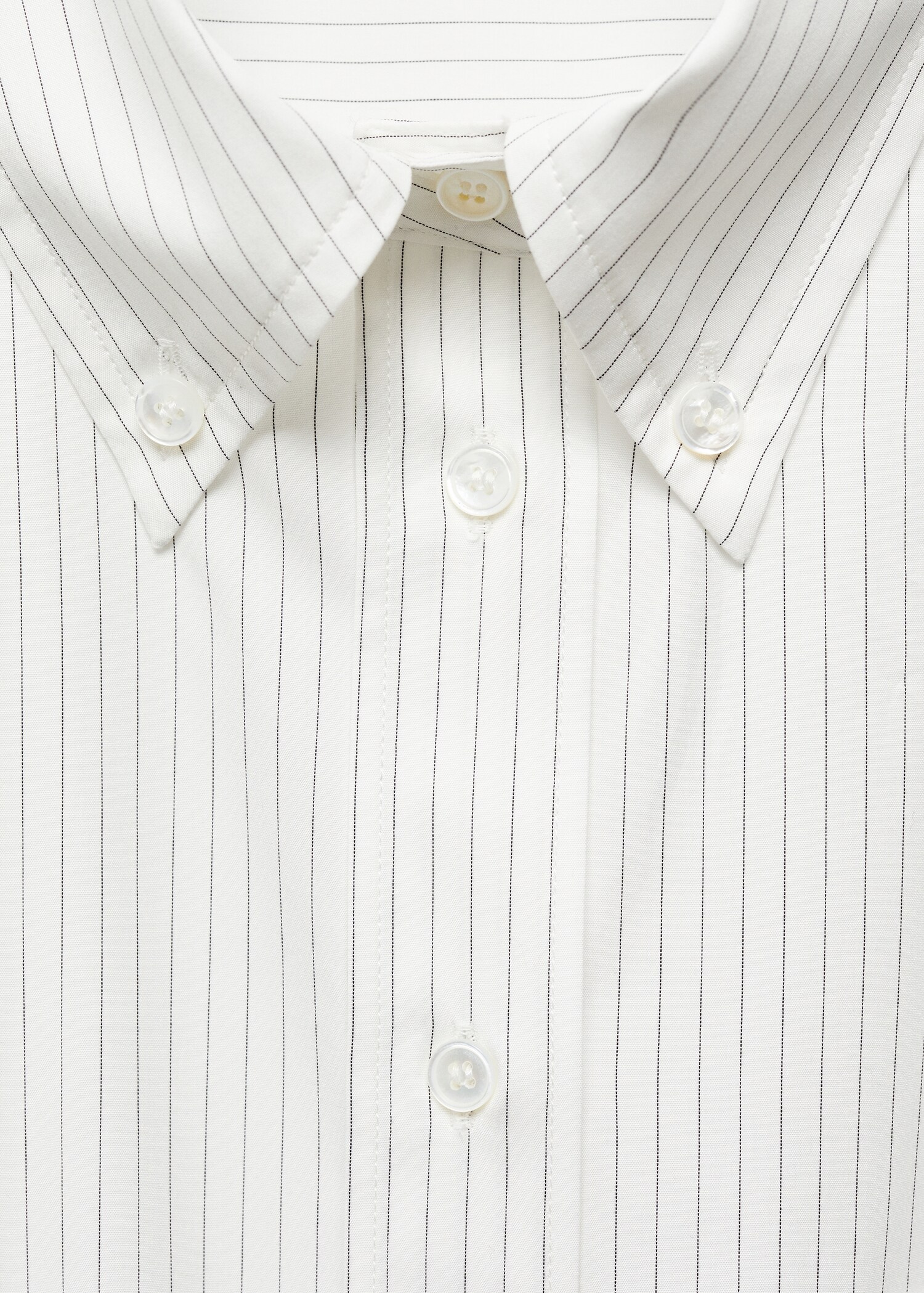 Shirt with gathered back opening - Details of the article 0