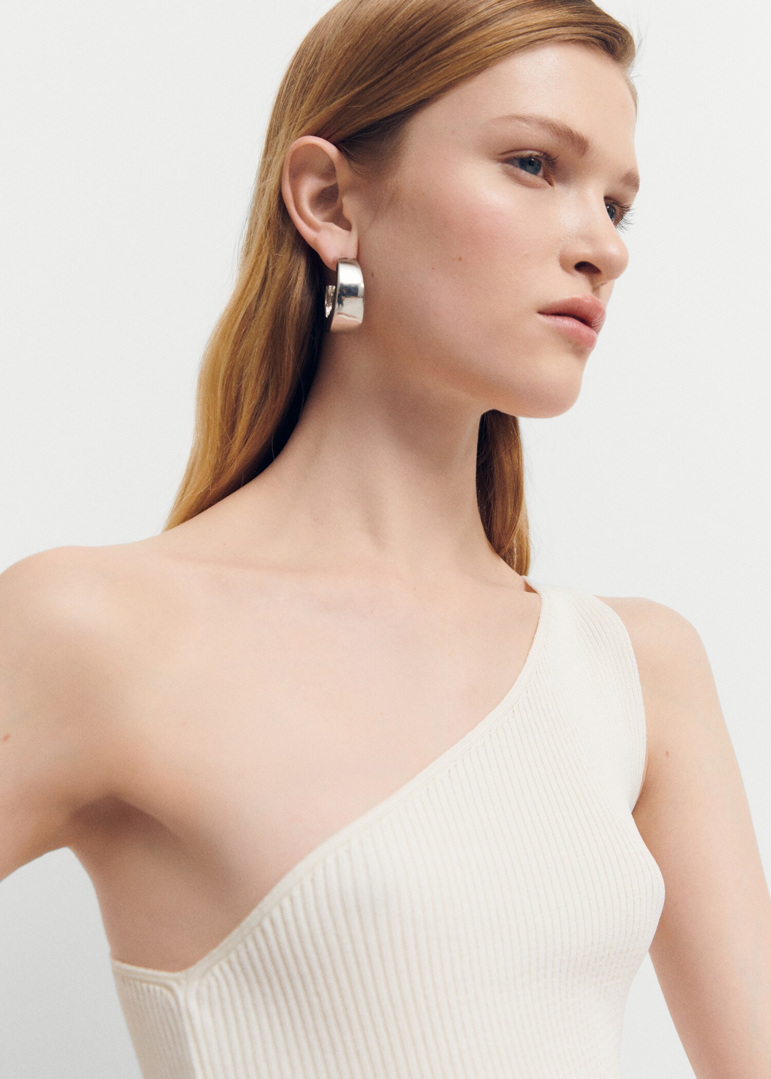 Vestido corto bajo abullonado - Detalle del artículo 1