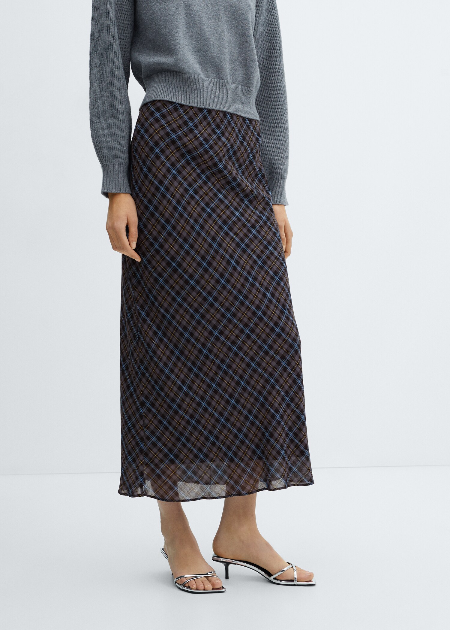 Jupe longue carreaux - Plan moyen