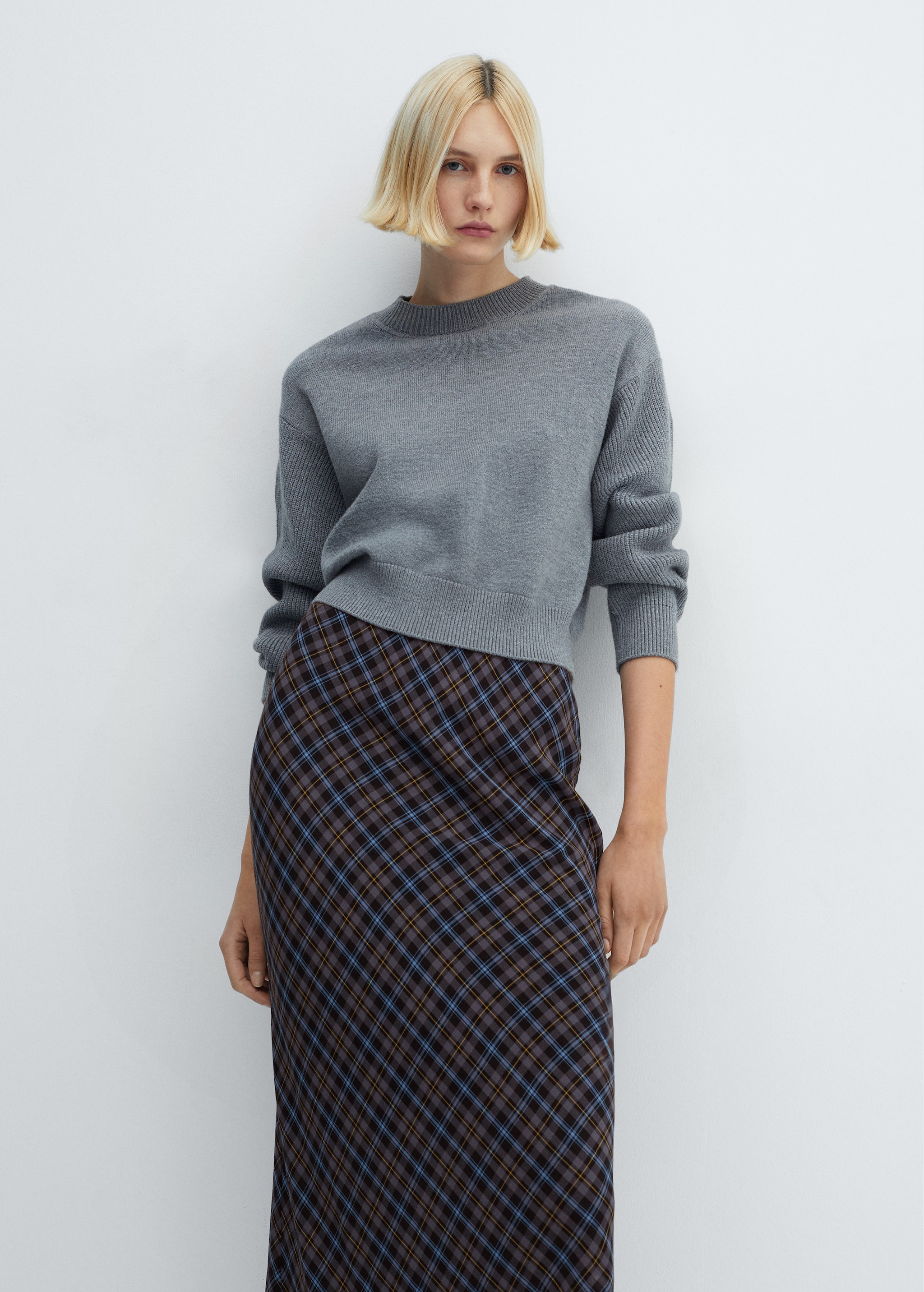 Checked long skirt - Details of the article 3