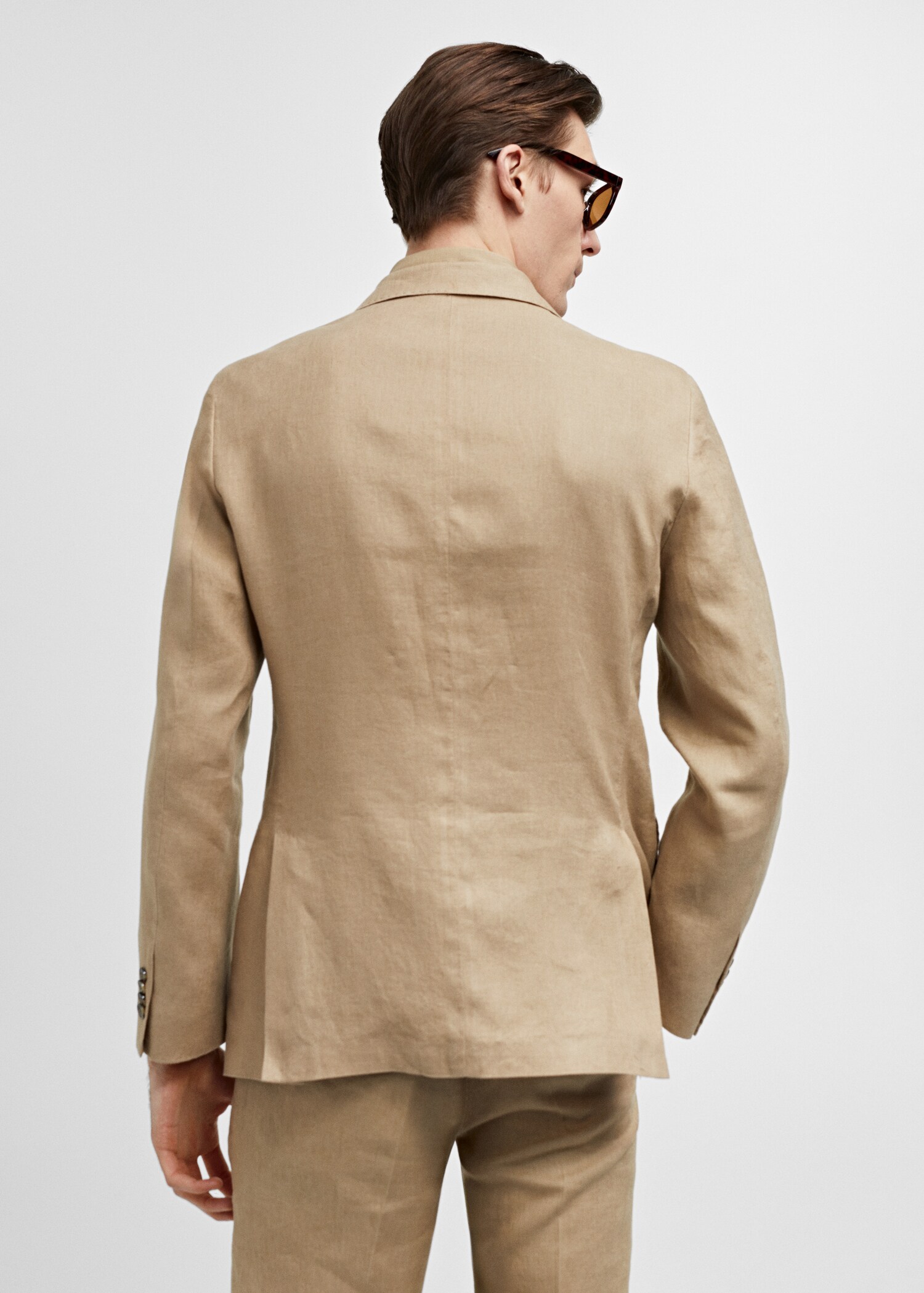 100% linen slim-fit suit jacket - Reverse of the article