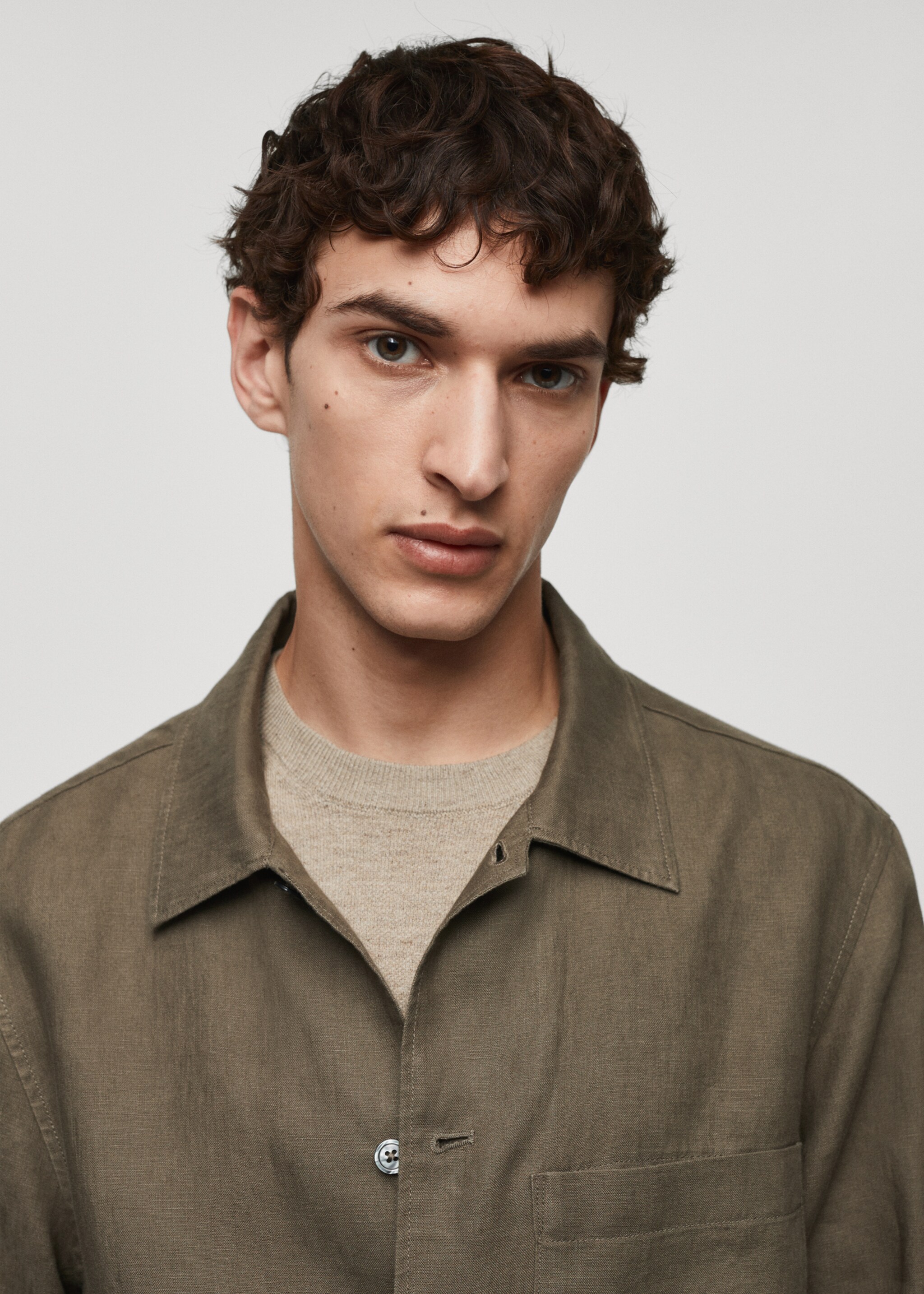 Regular-fit 100% linen overshirt - Details of the article 1
