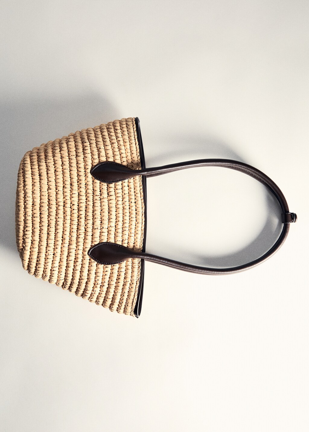 Natural fibre basket bag