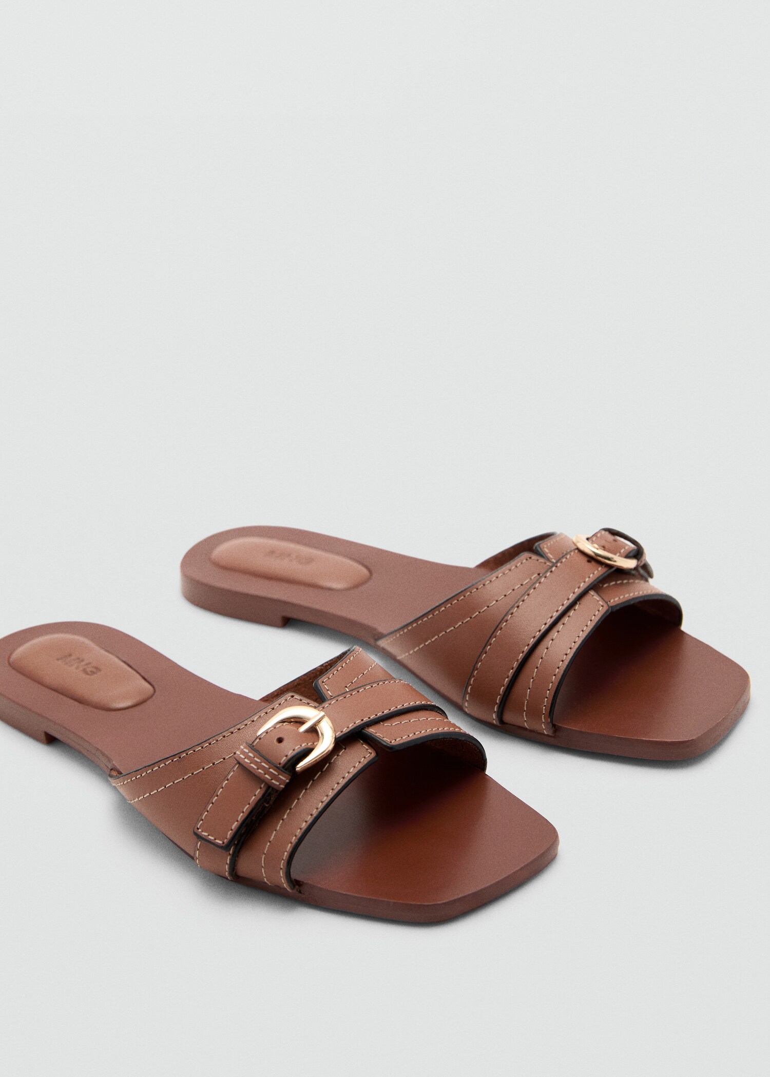 Buckle leather sandals - Medium plane