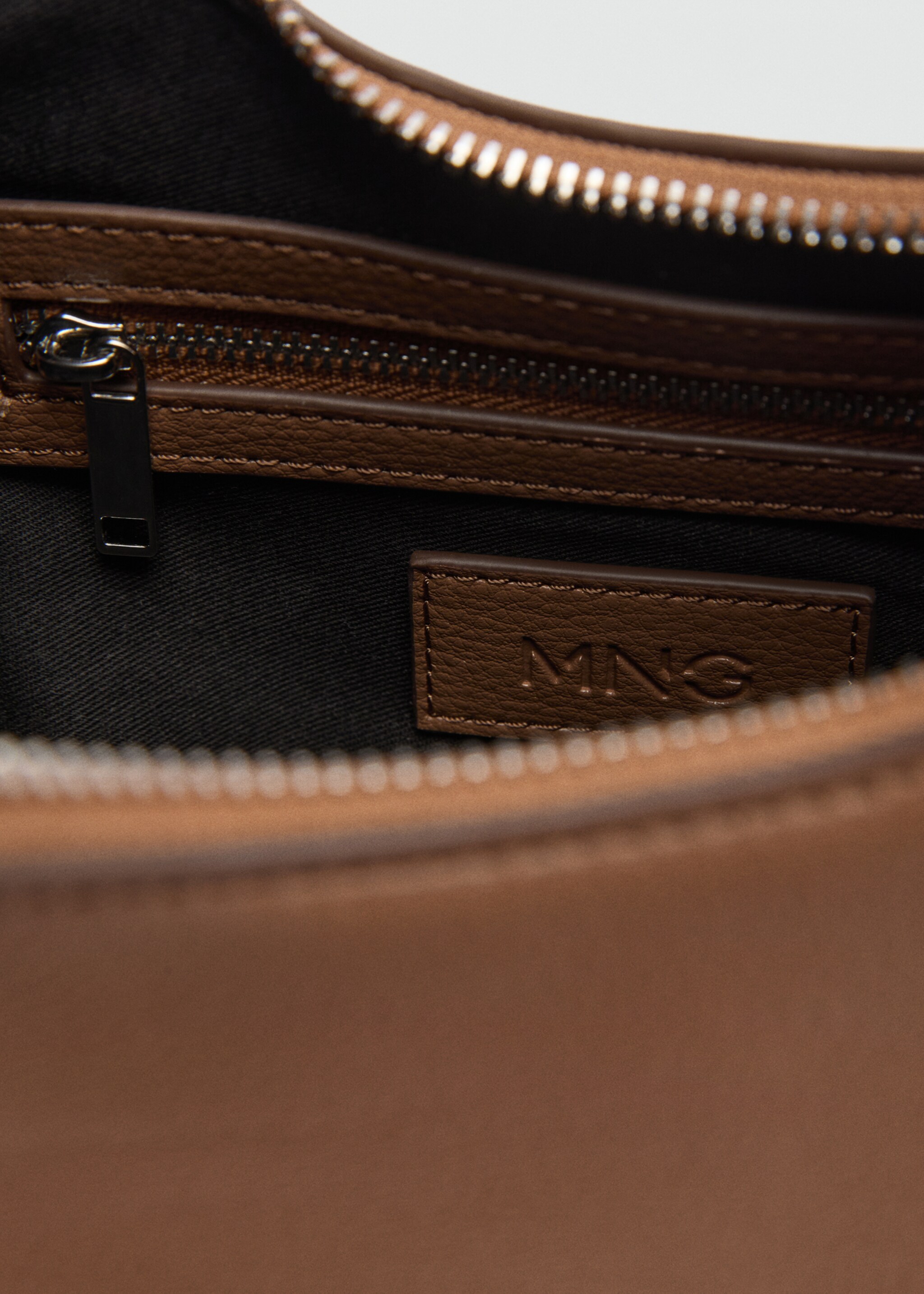 Leather-effect shoulder bag - Details of the article 4