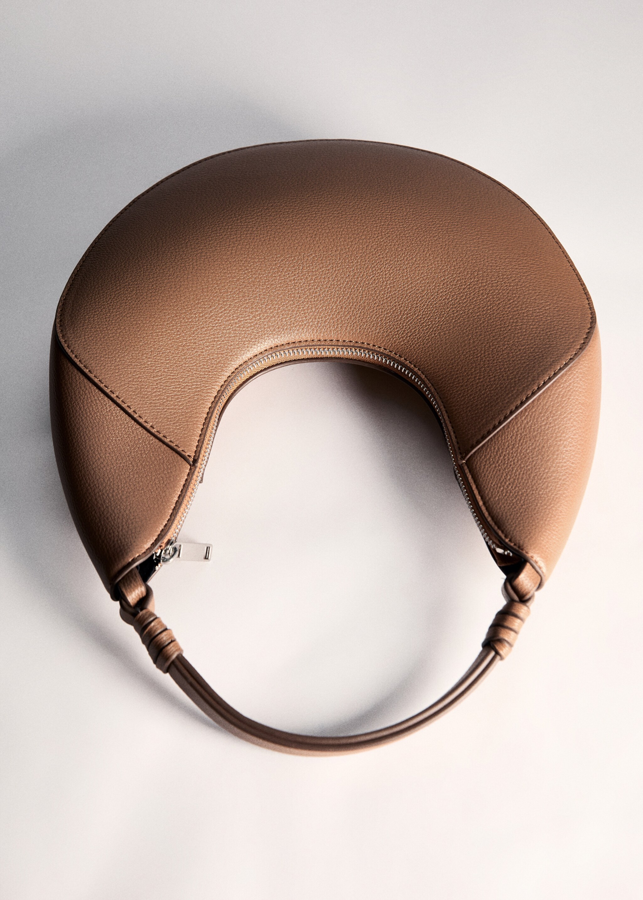 Leather-effect shoulder bag - Details of the article 5