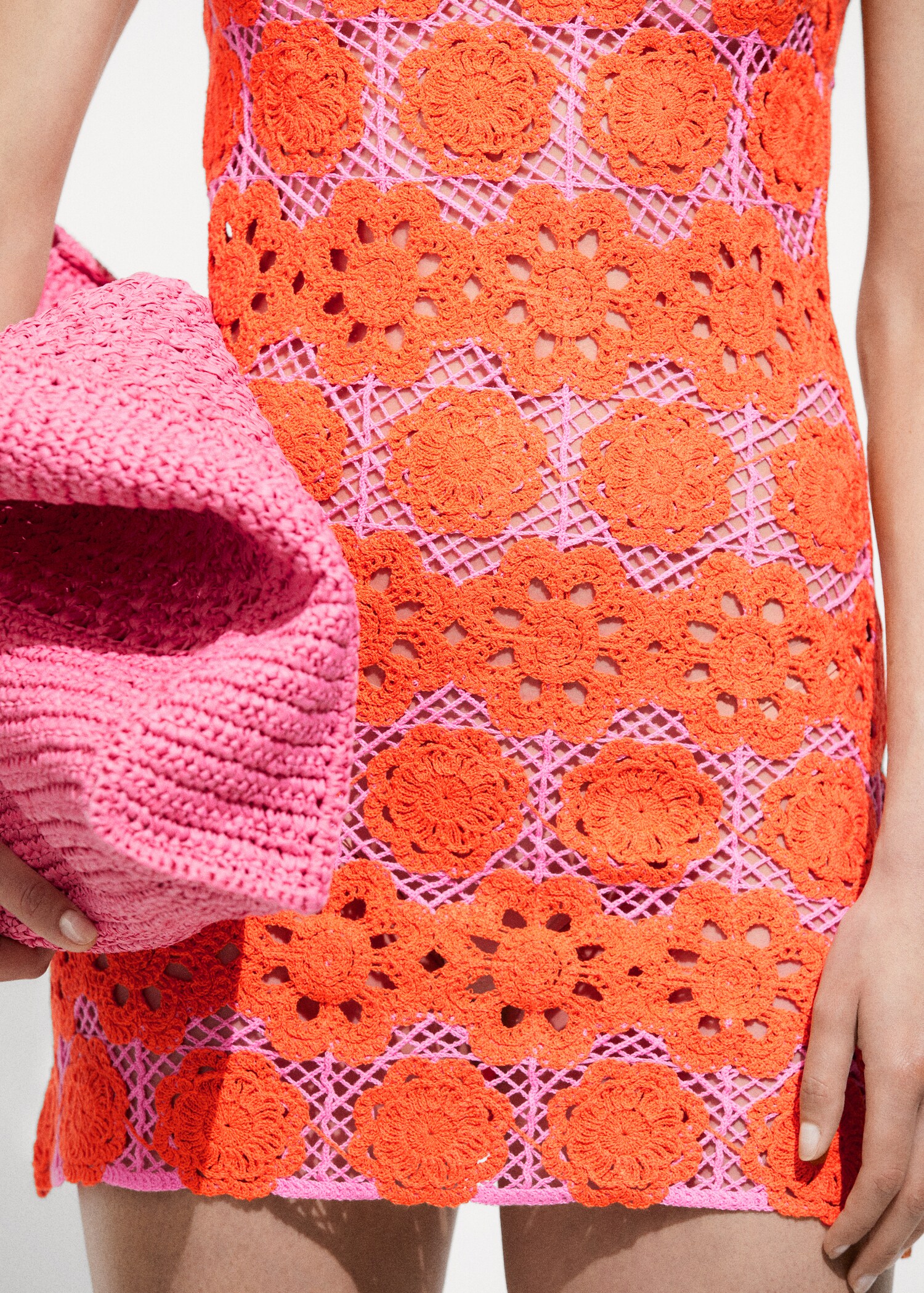 Vestido crochet flores - Plano medio