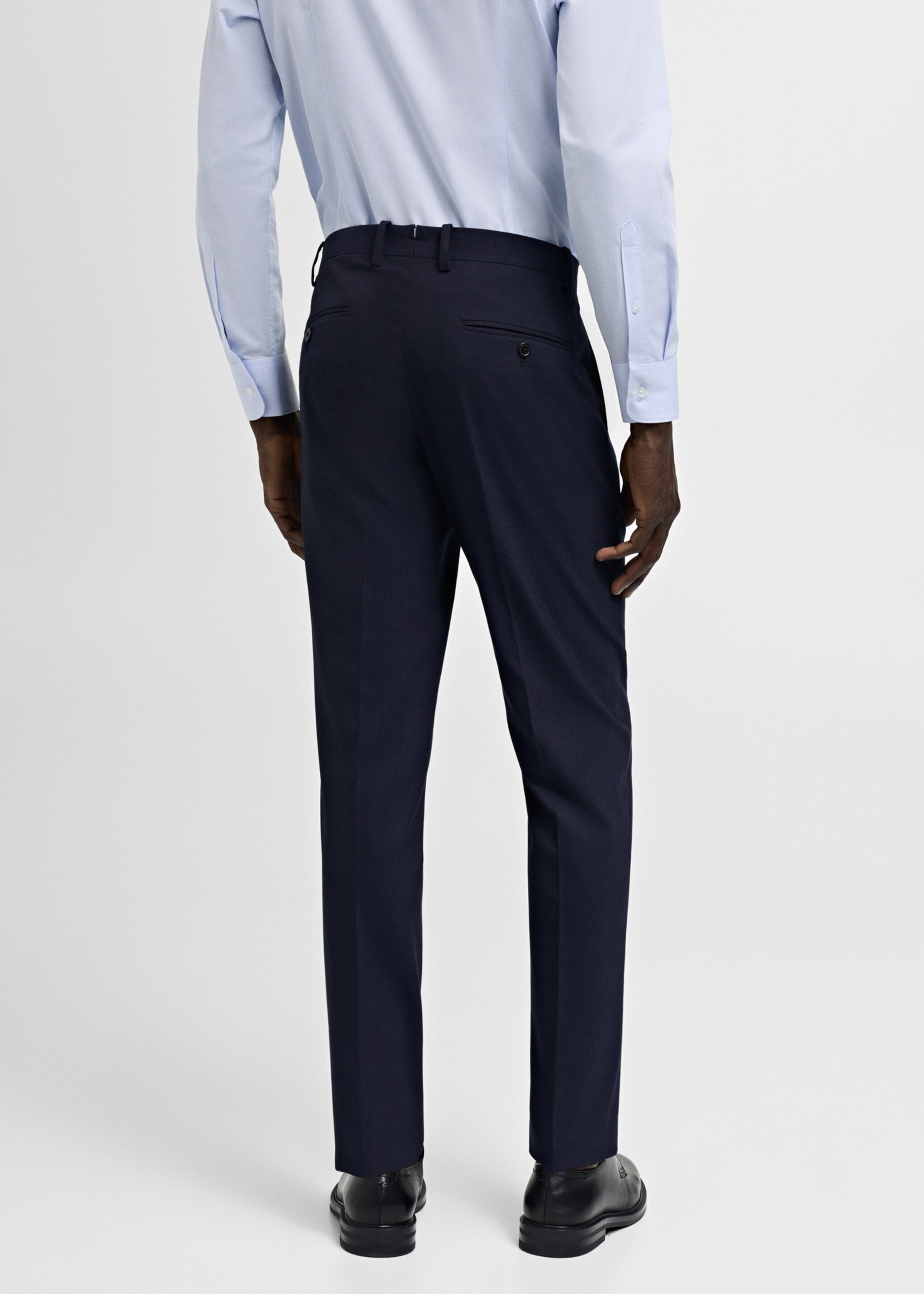 Pantalón traje slim fit tejido comfort stretch - Reverso del artículo