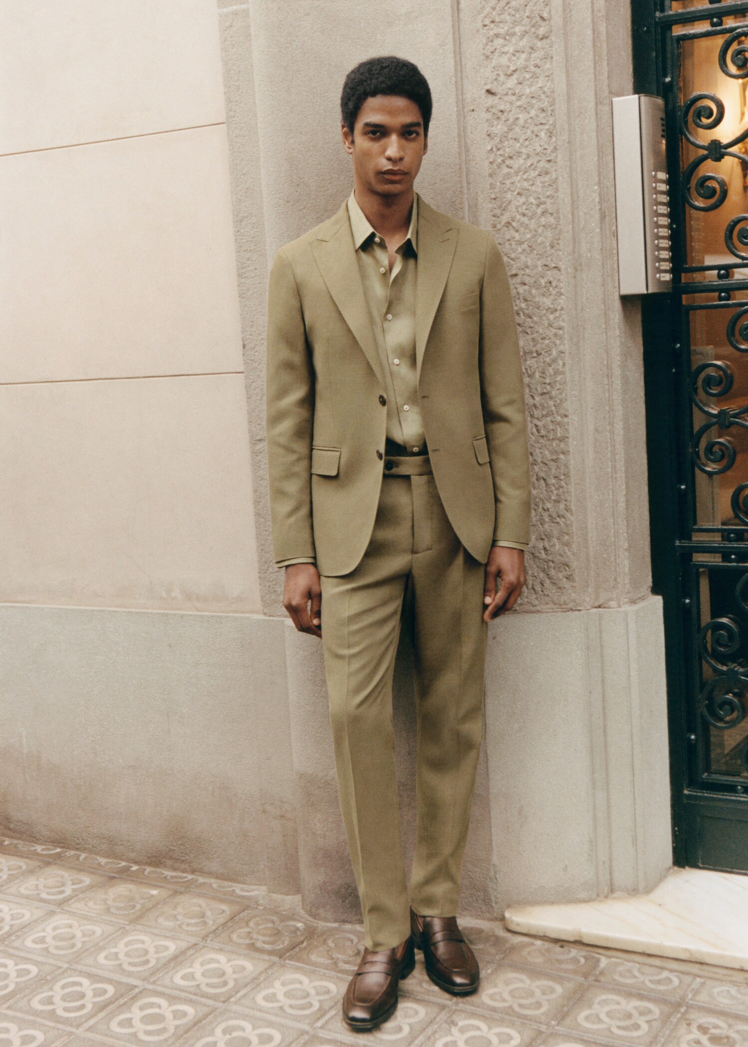 Slimfit Tencel™ suit trousers with pleats - Details of the article 3