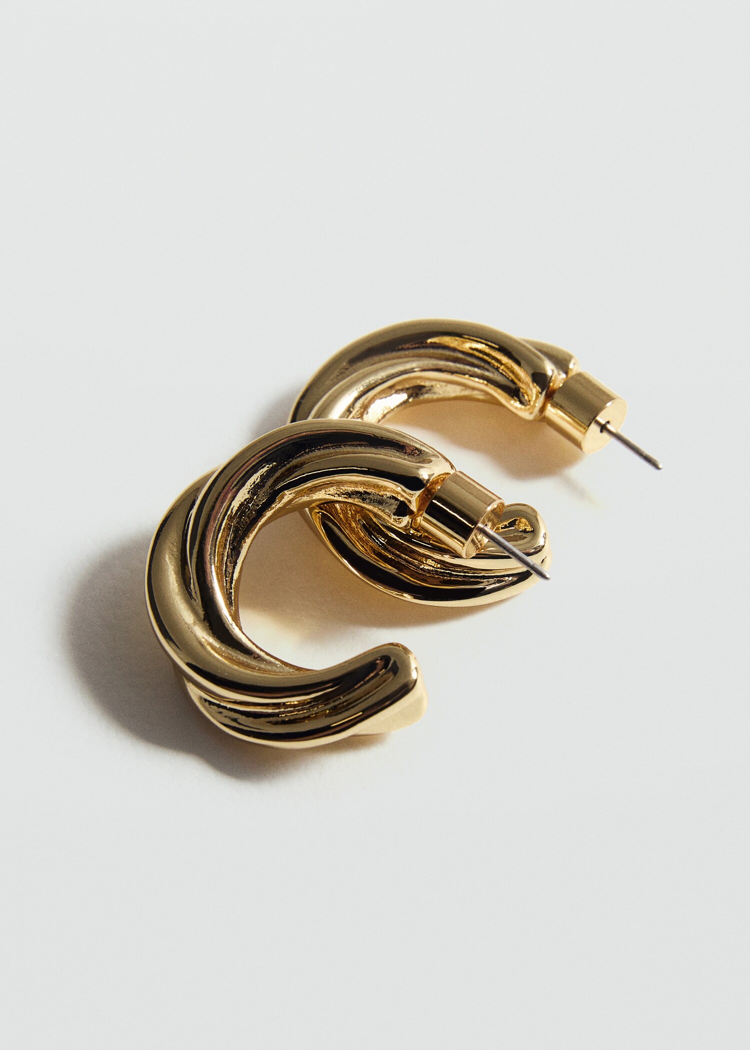 Intertwined hoop earrings - Details of the article 1