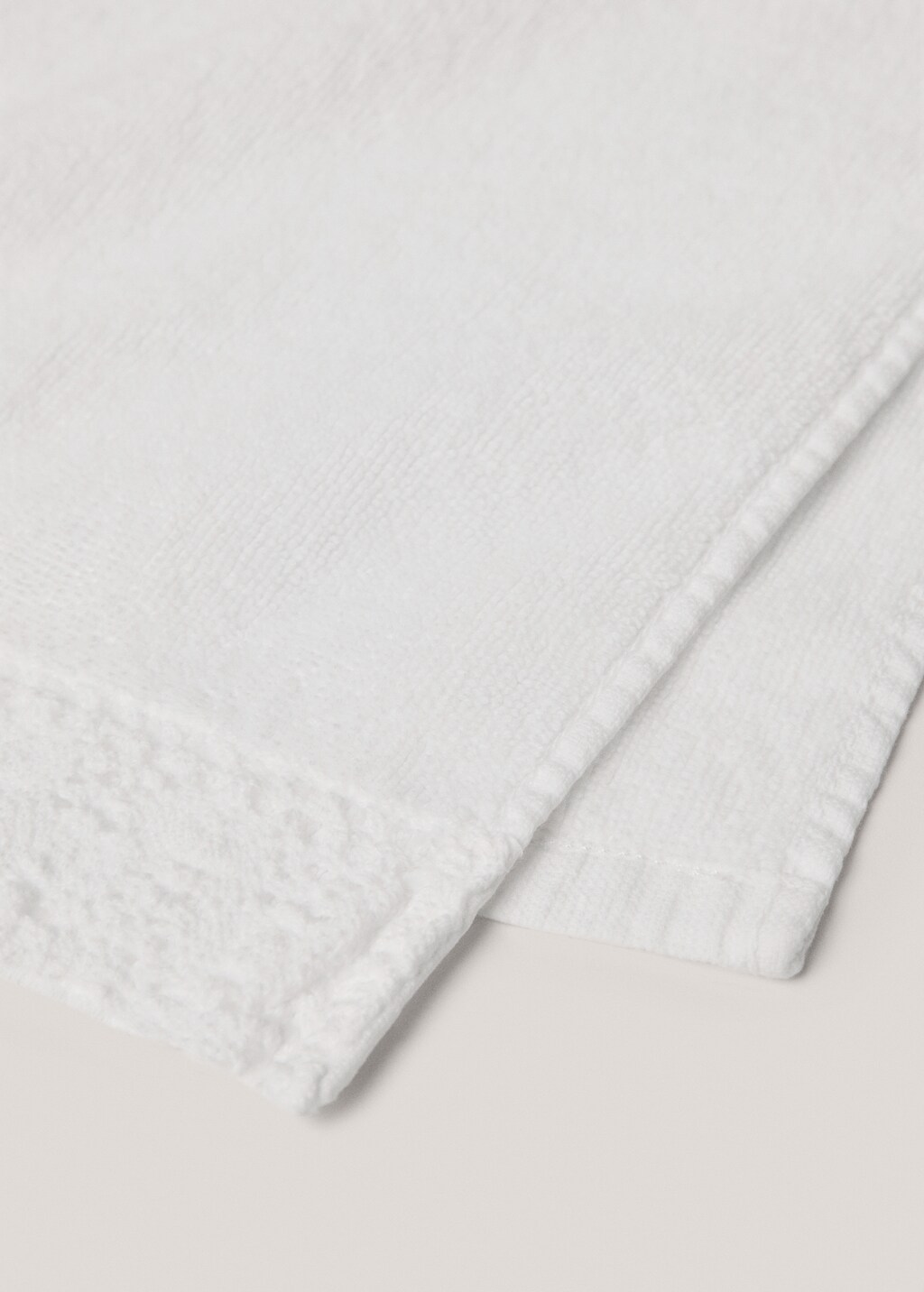 White towel full size hotsell