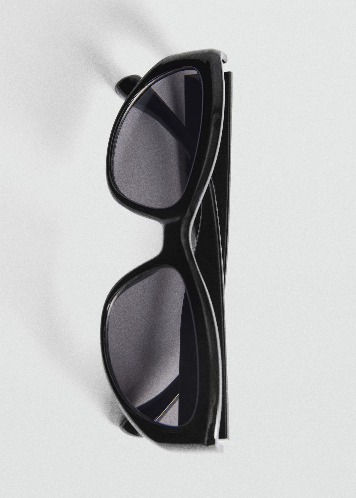 Resin frame sunglasses - Details of the article 5